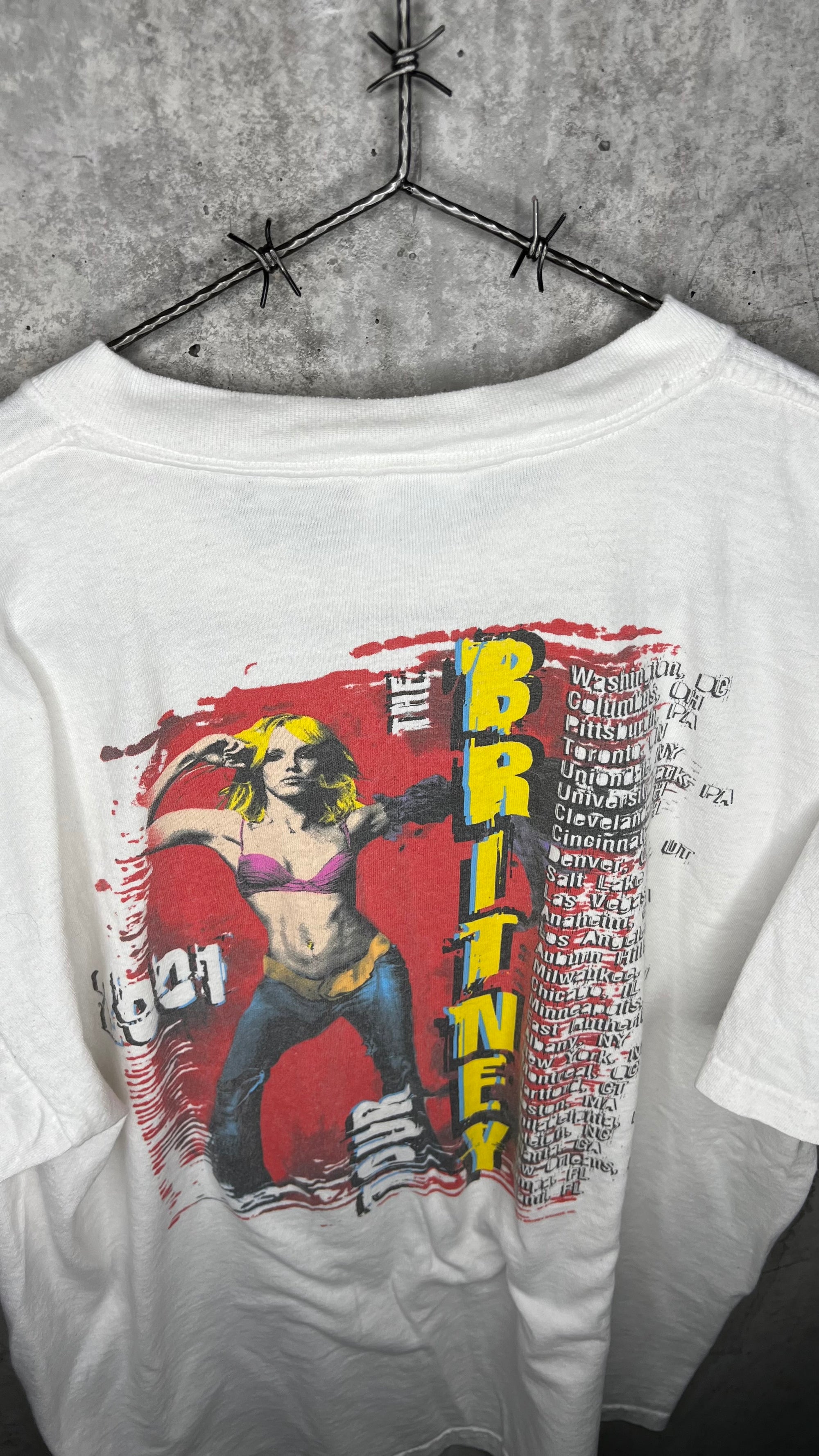 BRITNEY SPEARS RARE TOUR TEE |
I'M A SLAVE 4 U | SINGLE STITCH |
LARGE