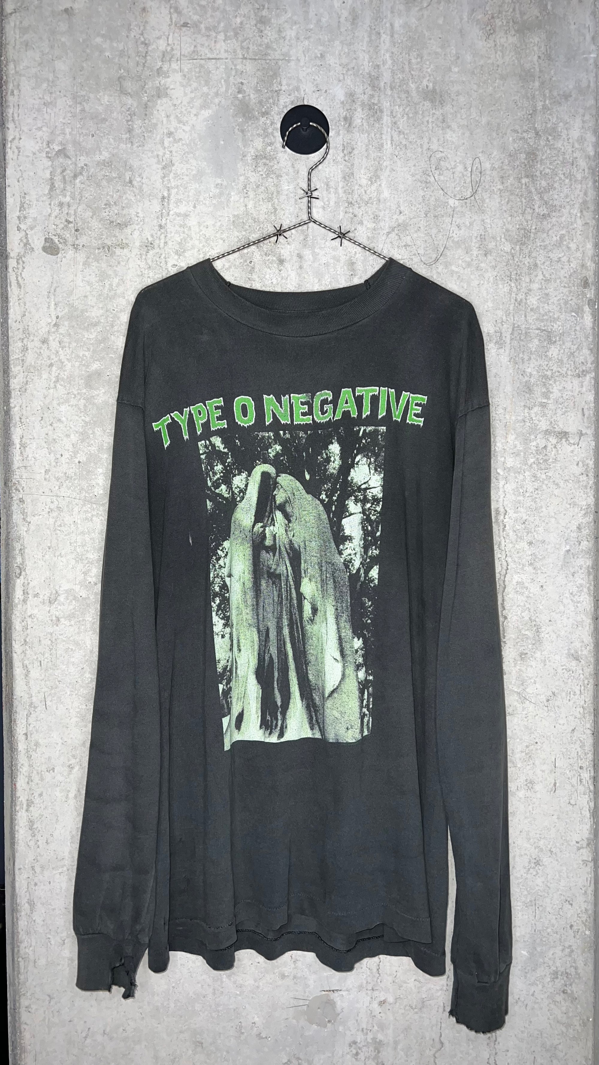 TYPE O NEGATIVE TRAGICAL MISERY TOUR LONG SLEEVE | BEG TO SERVE SLEEVE HIT