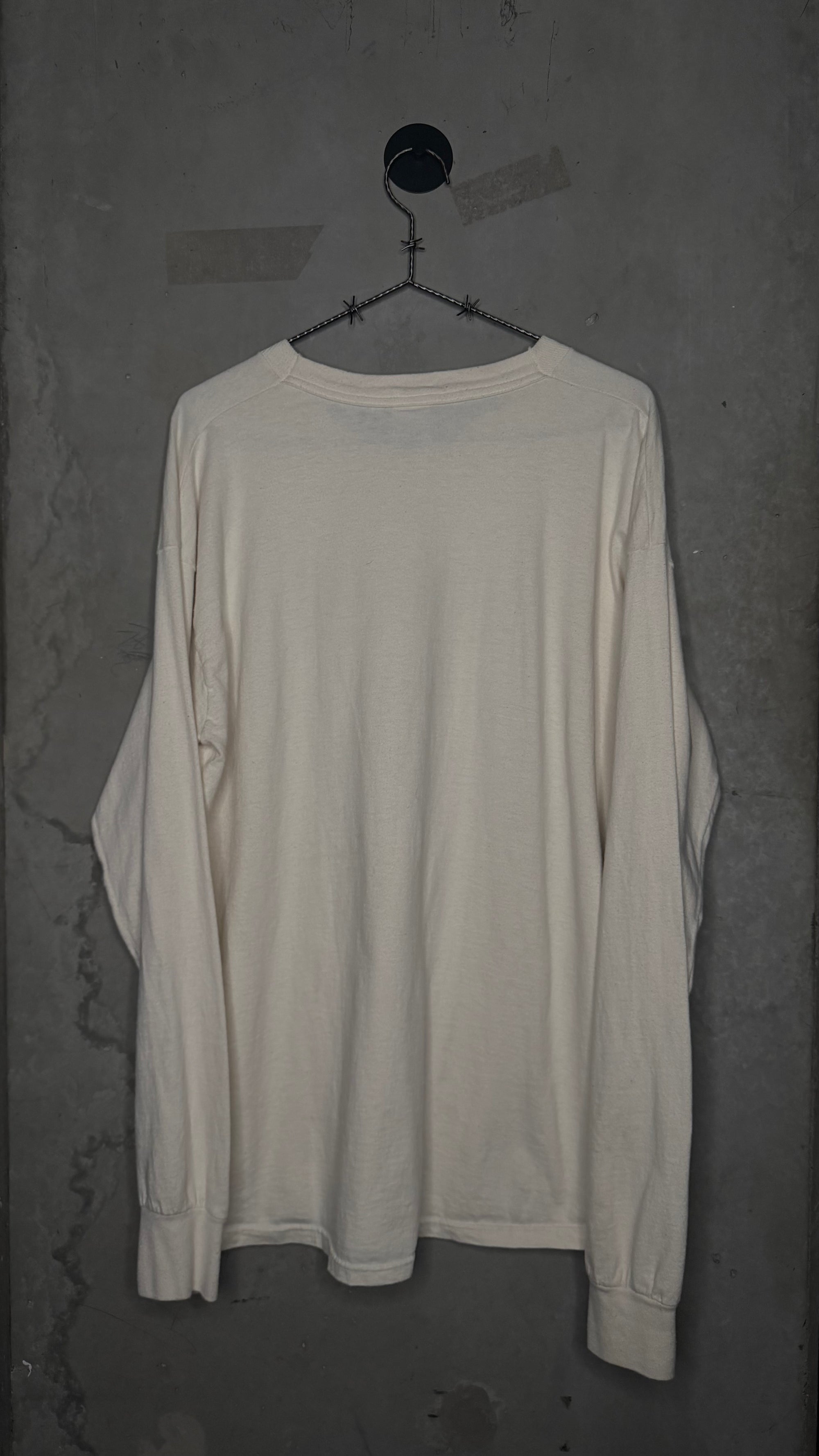DURASOFT COLOR CONTACTS ‘FAMOUS EYES’ LONGSLEEVE ART TEE