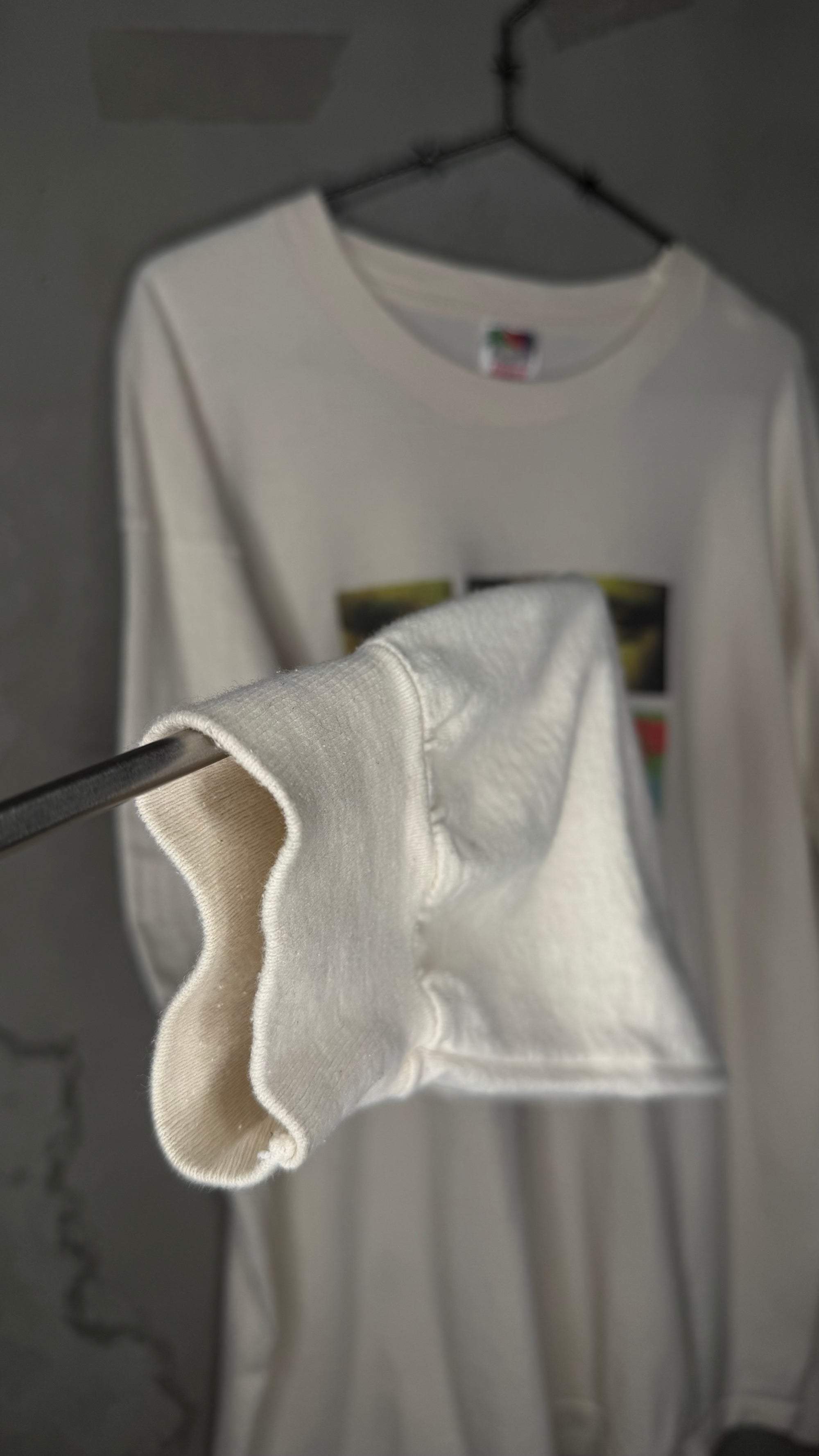 DURASOFT COLOR CONTACTS ‘FAMOUS EYES’ LONGSLEEVE ART TEE