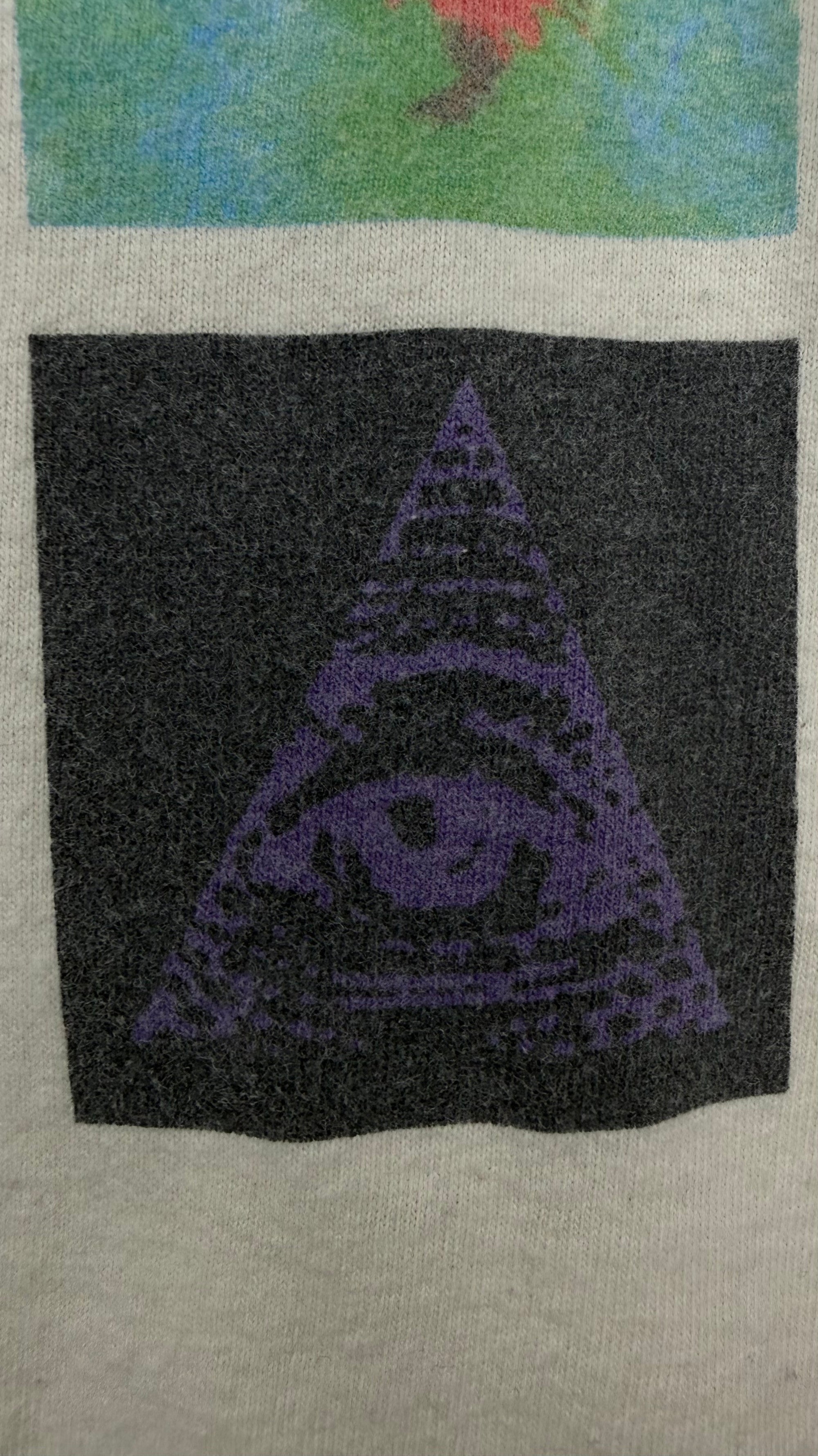 DURASOFT COLOR CONTACTS ‘FAMOUS EYES’ LONGSLEEVE ART TEE