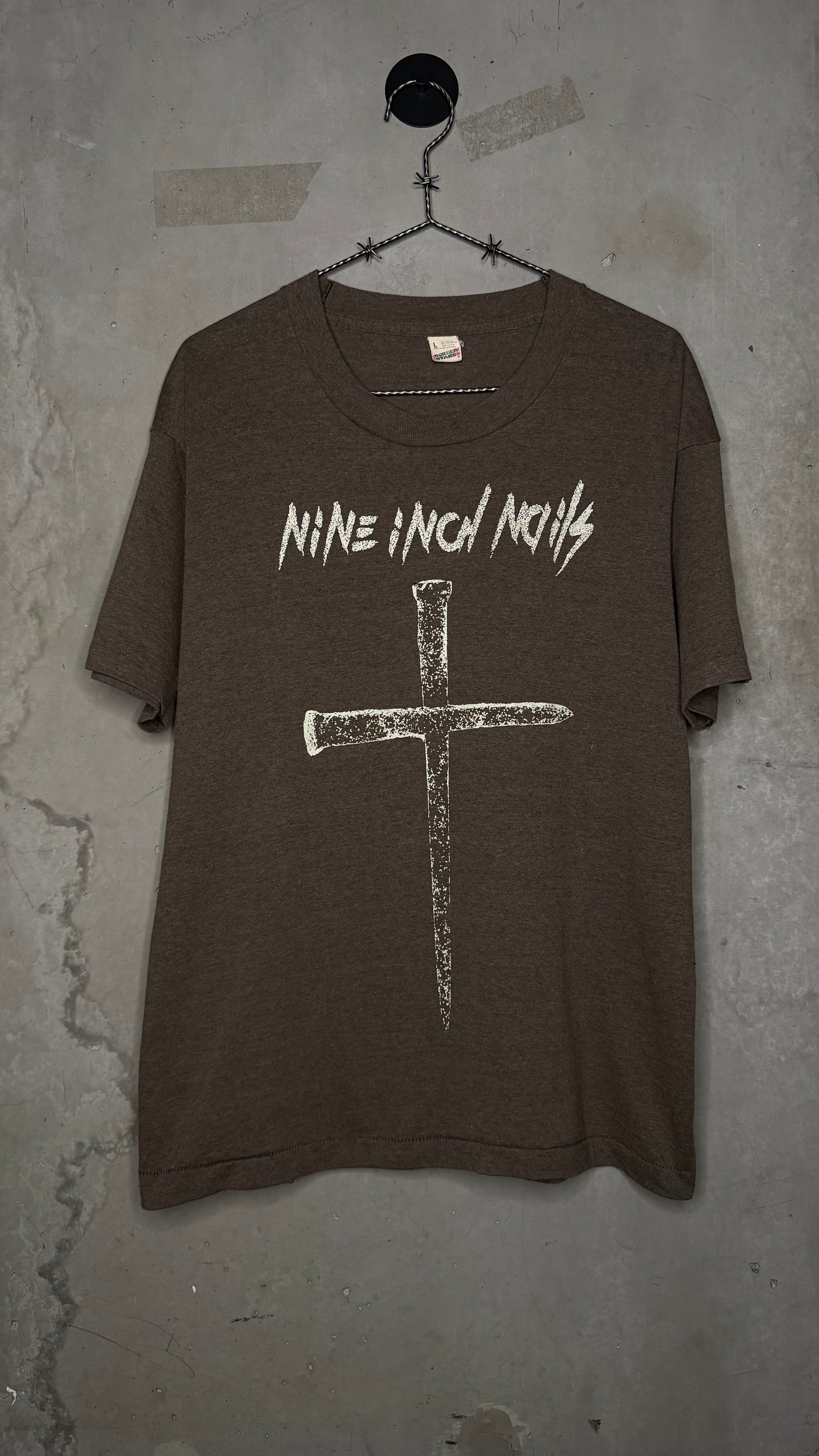 NINE INCH NAILS PRETTY HATE MACHINE ERA BOOTLEG TEE | NIN CROSS OF NAILS