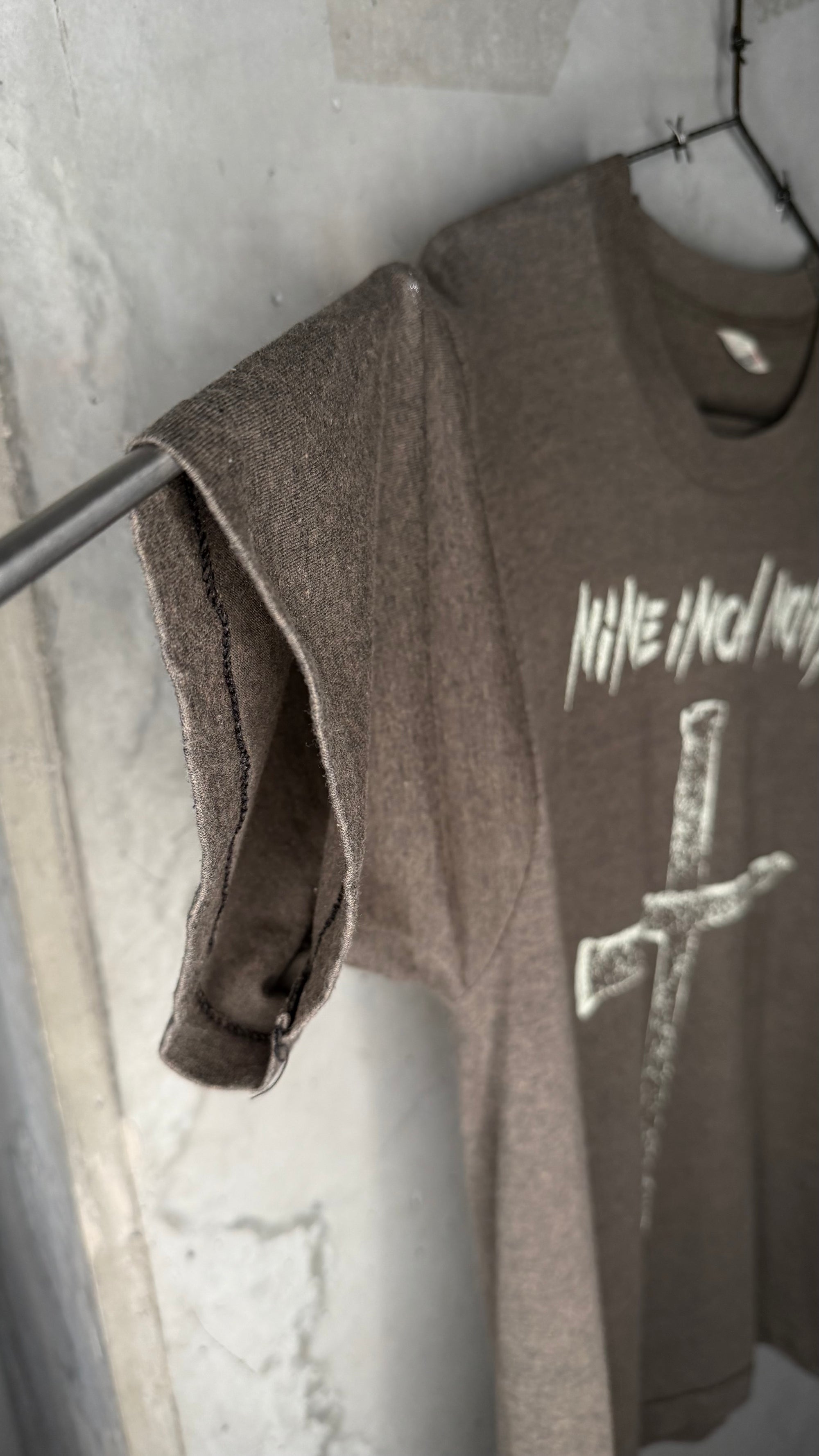 NINE INCH NAILS PRETTY HATE MACHINE ERA BOOTLEG TEE | NIN CROSS OF NAILS
