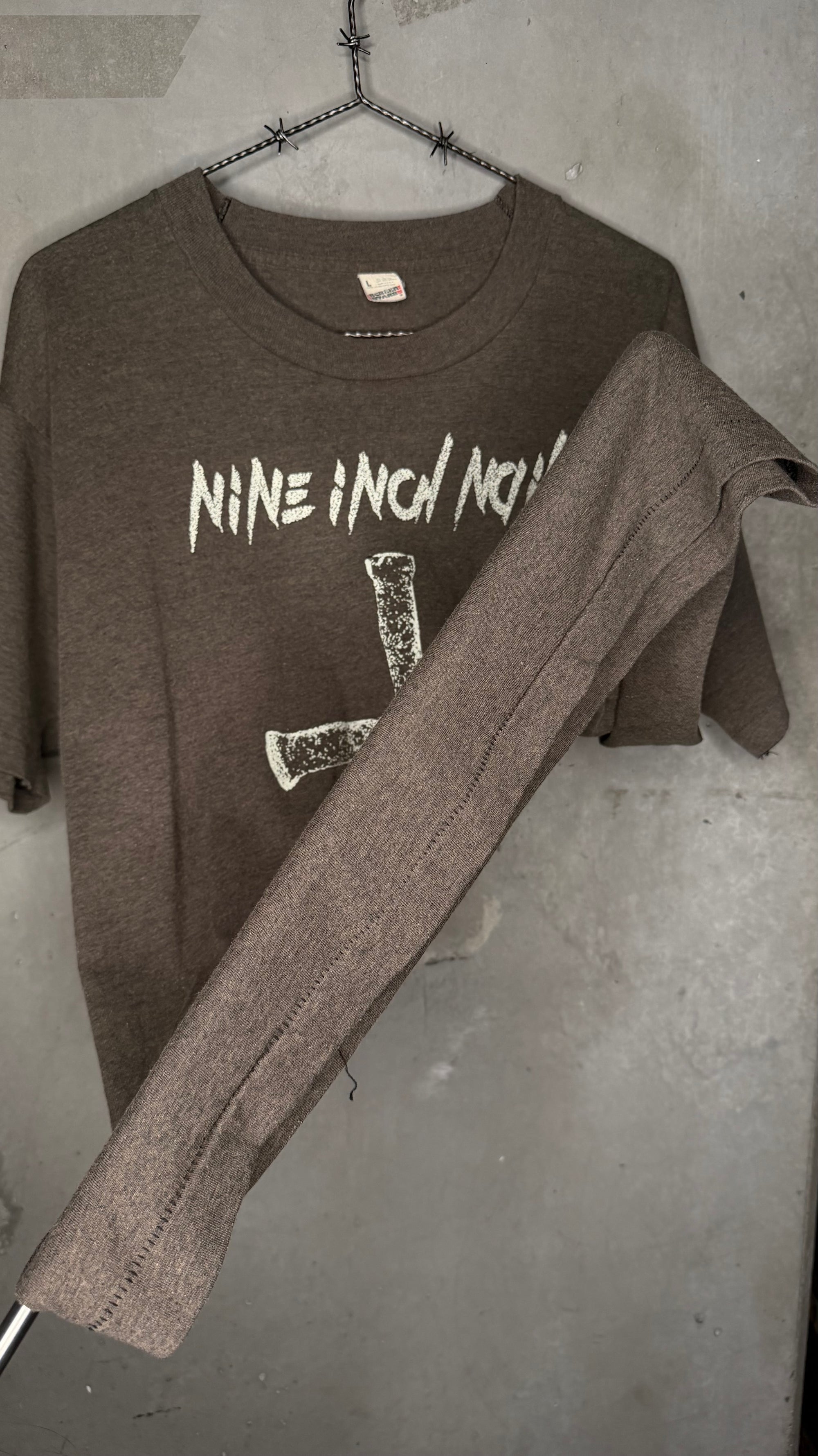 NINE INCH NAILS PRETTY HATE MACHINE ERA BOOTLEG TEE | NIN CROSS OF NAILS