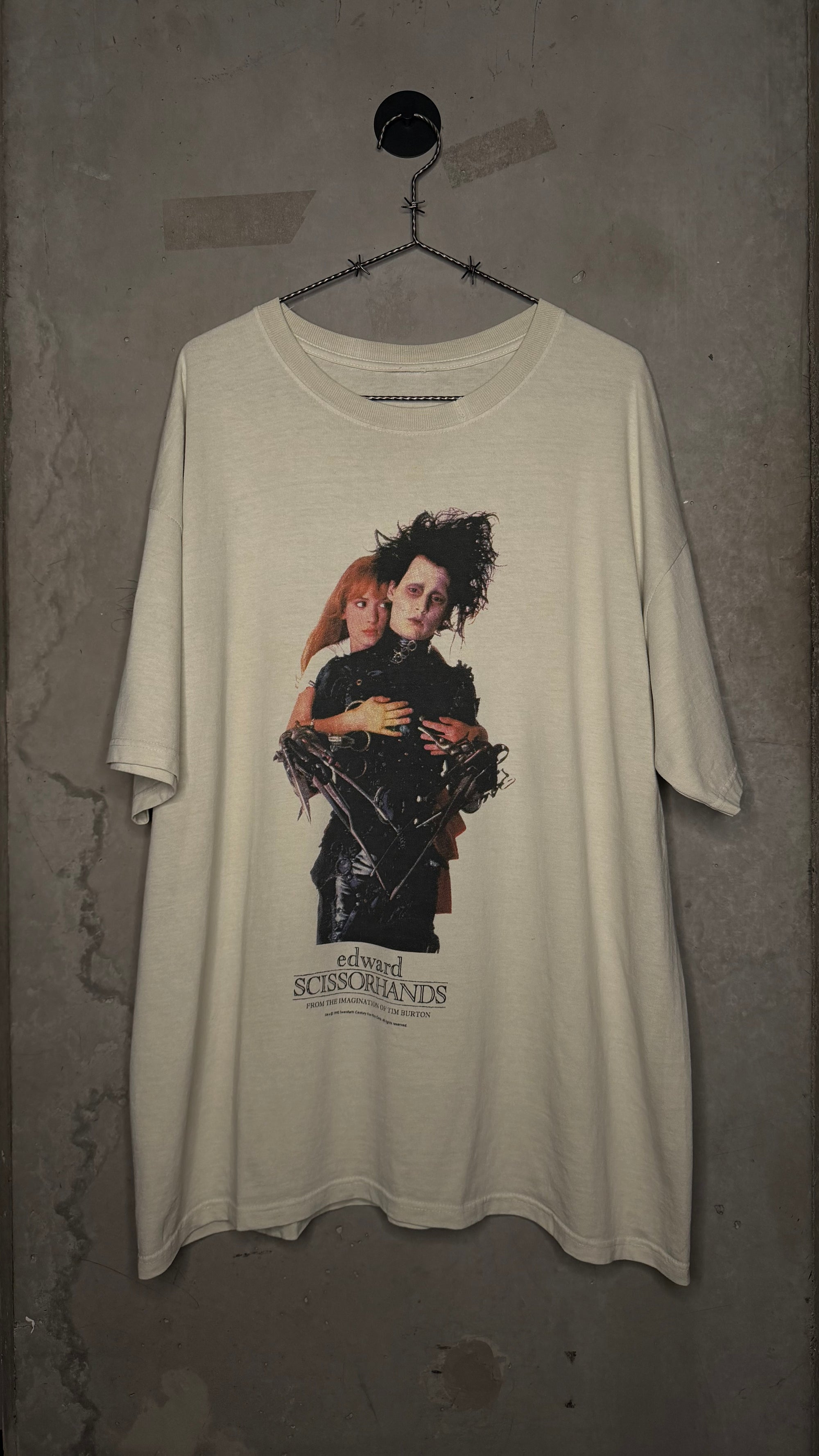 EDWARD SCISSORHANDS ‘EDWARD & KIM’S EMBRACE’ TEE | TIM BURTON | JOHNNY DEPP & WINONA RYDER