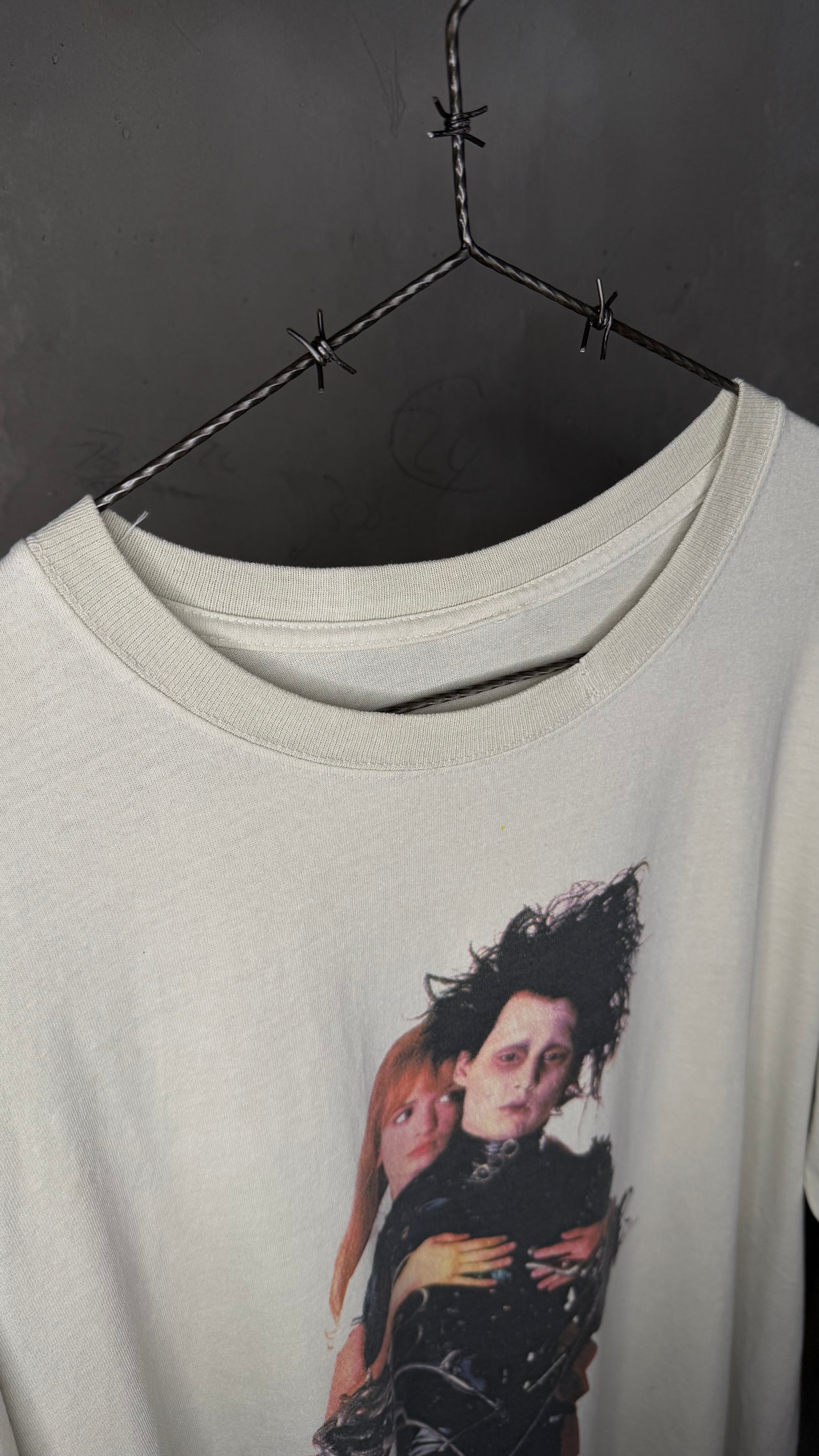 EDWARD SCISSORHANDS ‘EDWARD & KIM’S EMBRACE’ TEE | TIM BURTON | JOHNNY DEPP & WINONA RYDER