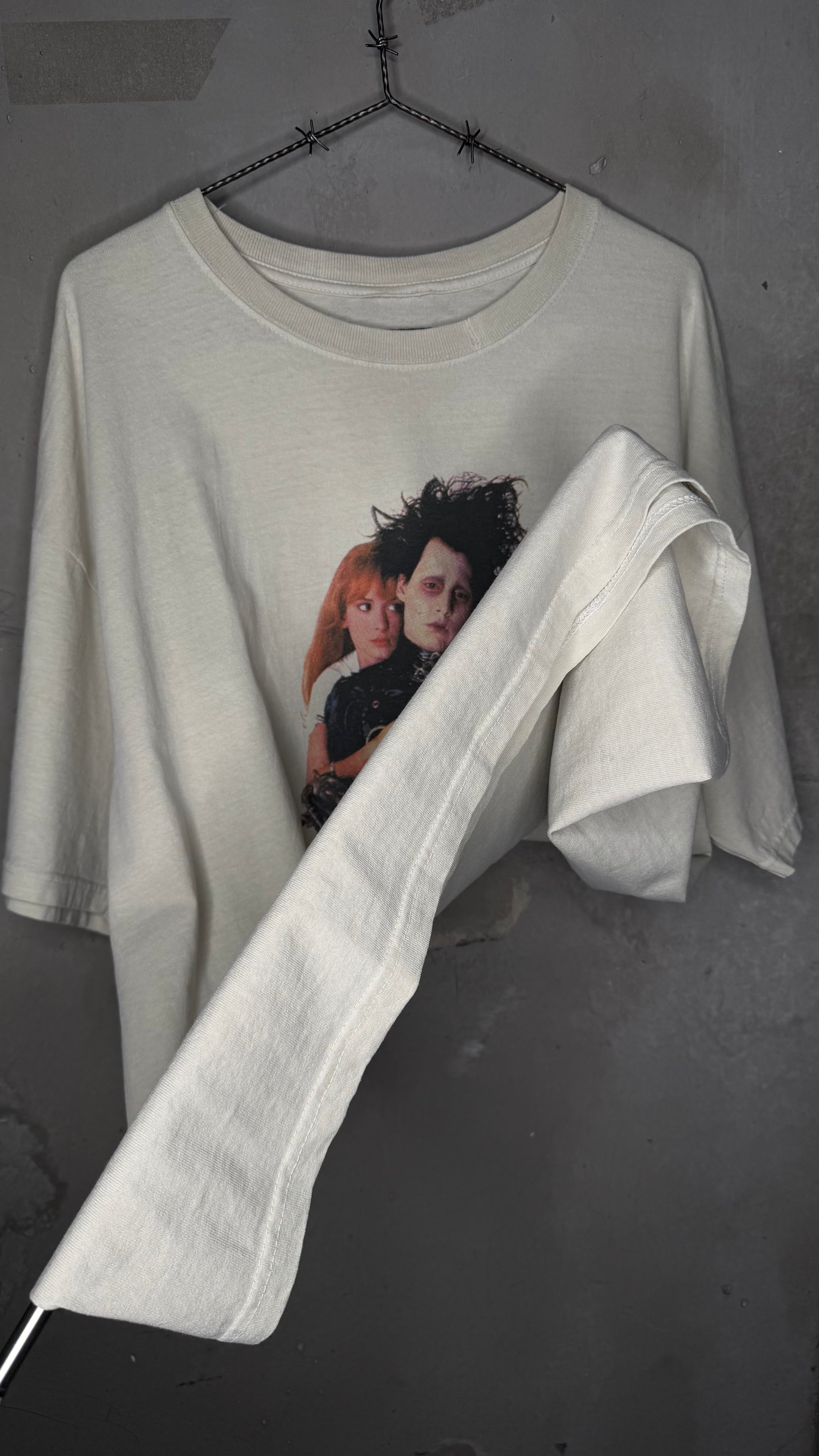 EDWARD SCISSORHANDS ‘EDWARD & KIM’S EMBRACE’ TEE | TIM BURTON | JOHNNY DEPP & WINONA RYDER