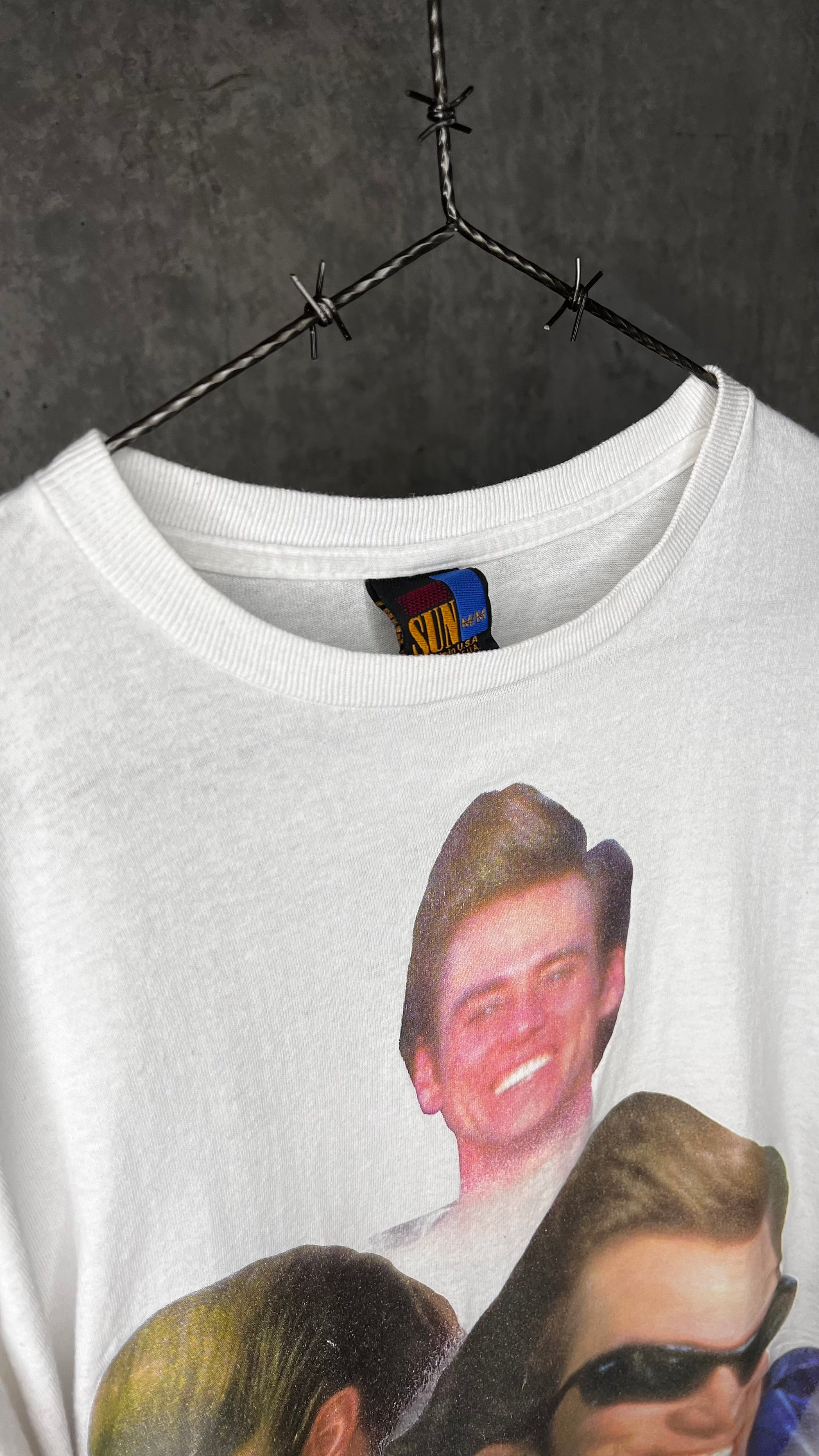 ACE VENTURA WHEN NATURE CALLS TEE | BIG FACE ACE GRAIL | JIM CARREY