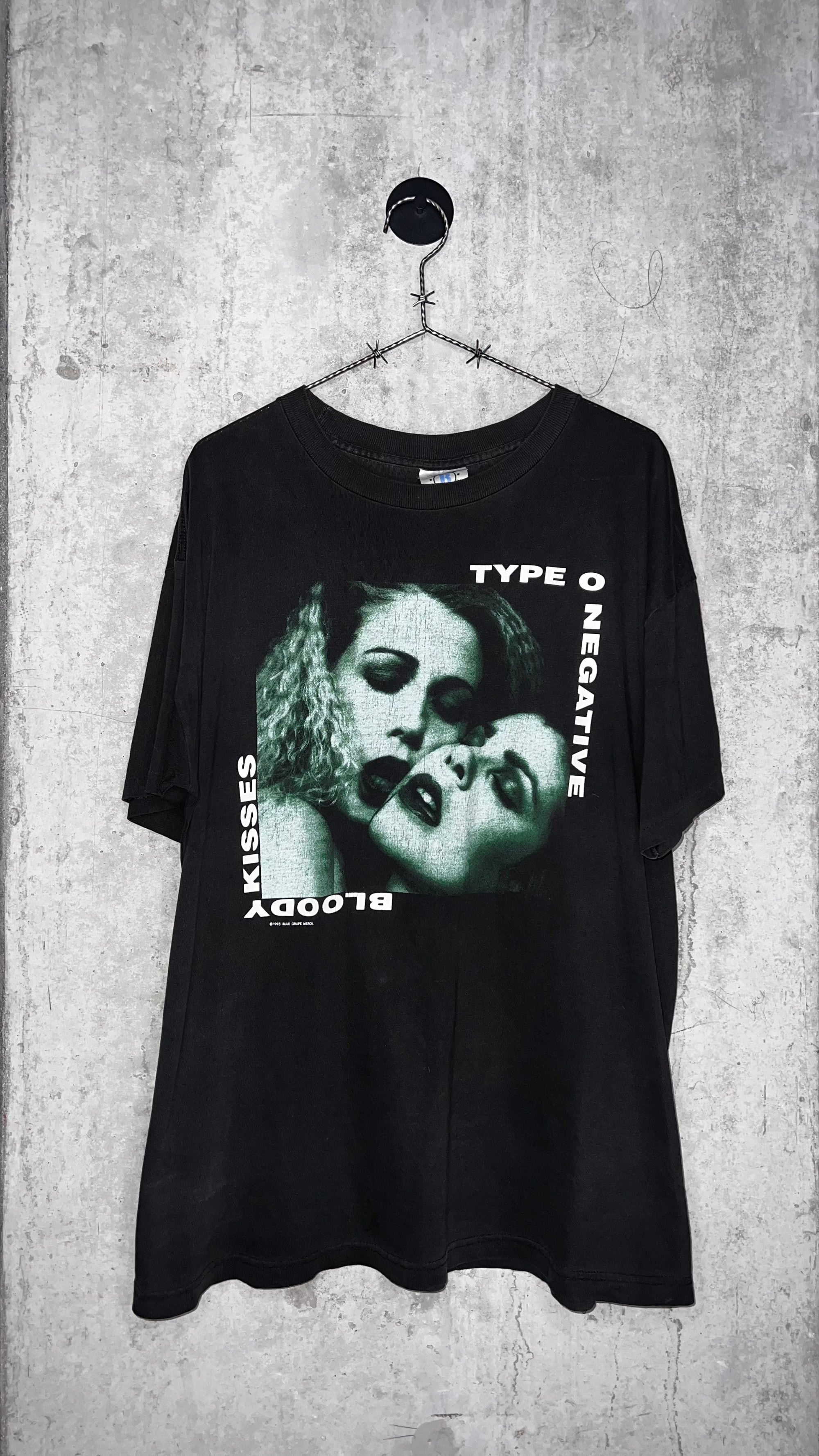 TYPE O NEGATIVE BLOODY KISSES TEE | EXPRESS YOURSELF JUST SAY YES BACK HIT