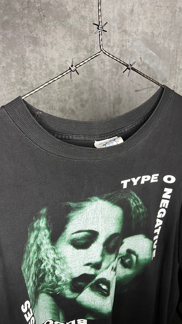 TYPE O NEGATIVE BLOODY KISSES TEE | EXPRESS YOURSELF JUST SAY YES BACK HIT