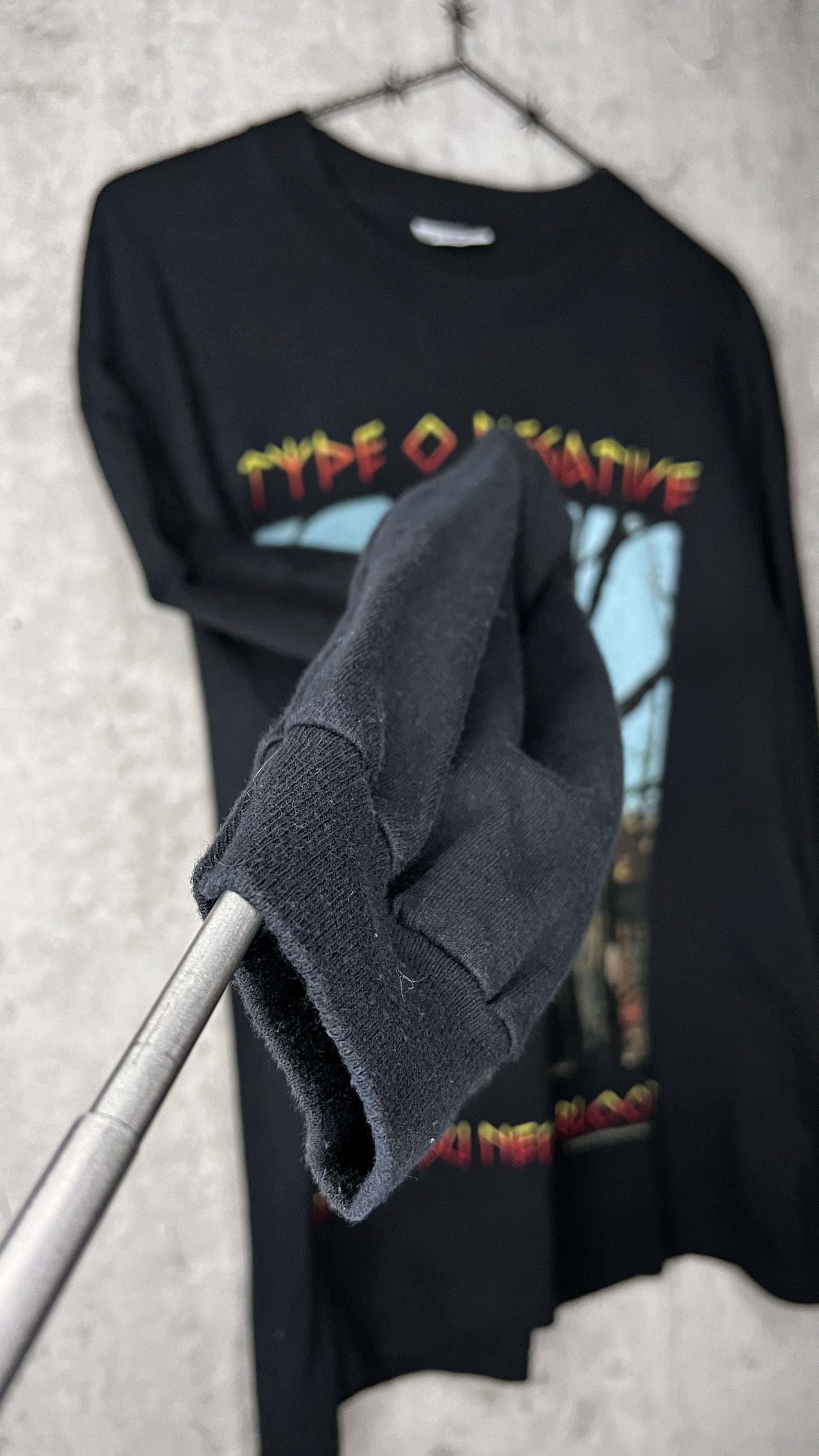 TYPE O NEGATIVE ALL YOU NEED IS BLOOD LONG SLEEVE TEE | VINNLAND FLAG BACK HIT