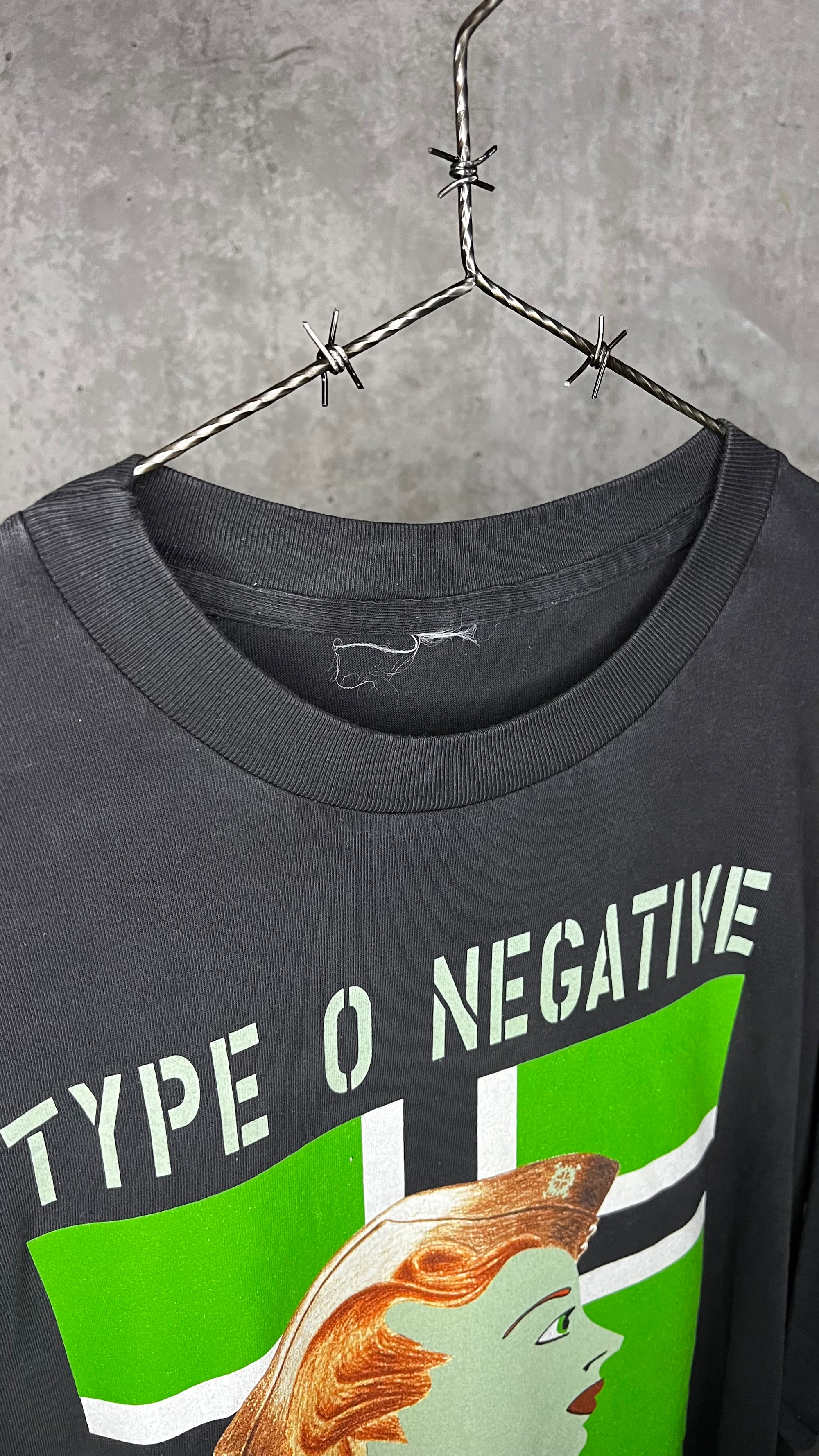 TYPE O NEGATIVE RARE VINNLANDIA TEE | DIVERSITY = DESTRUCTION BACK HIT