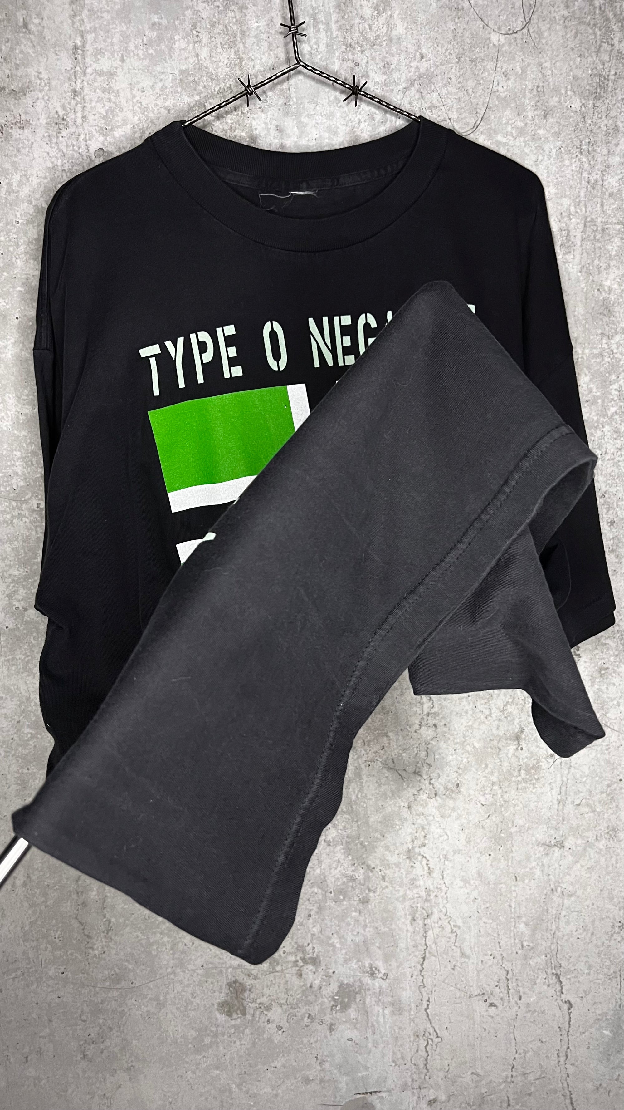TYPE O NEGATIVE RARE VINNLANDIA TEE | DIVERSITY = DESTRUCTION BACK HIT