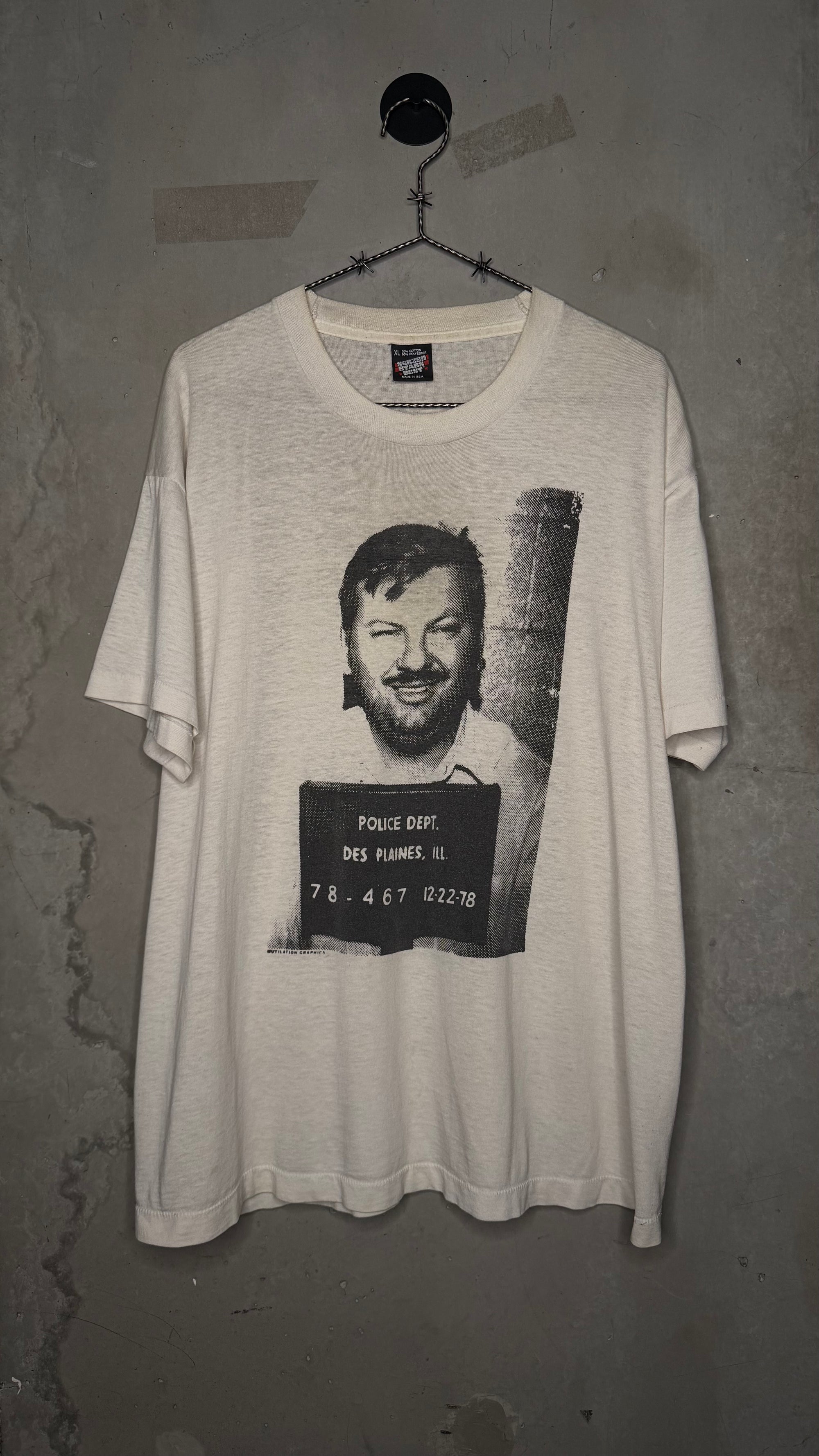 JOHN WAYNE GACY MUG SHOT MUTILATION GRAPHICS TEE