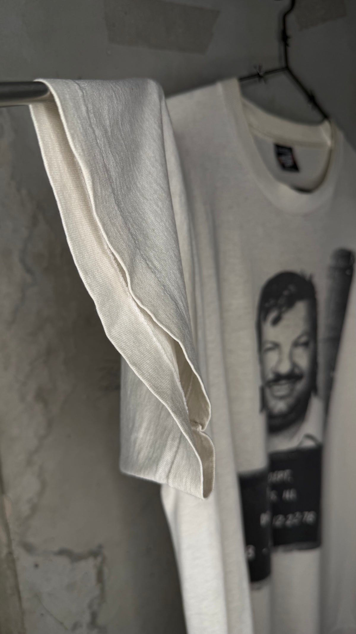 JOHN WAYNE GACY MUG SHOT MUTILATION GRAPHICS TEE