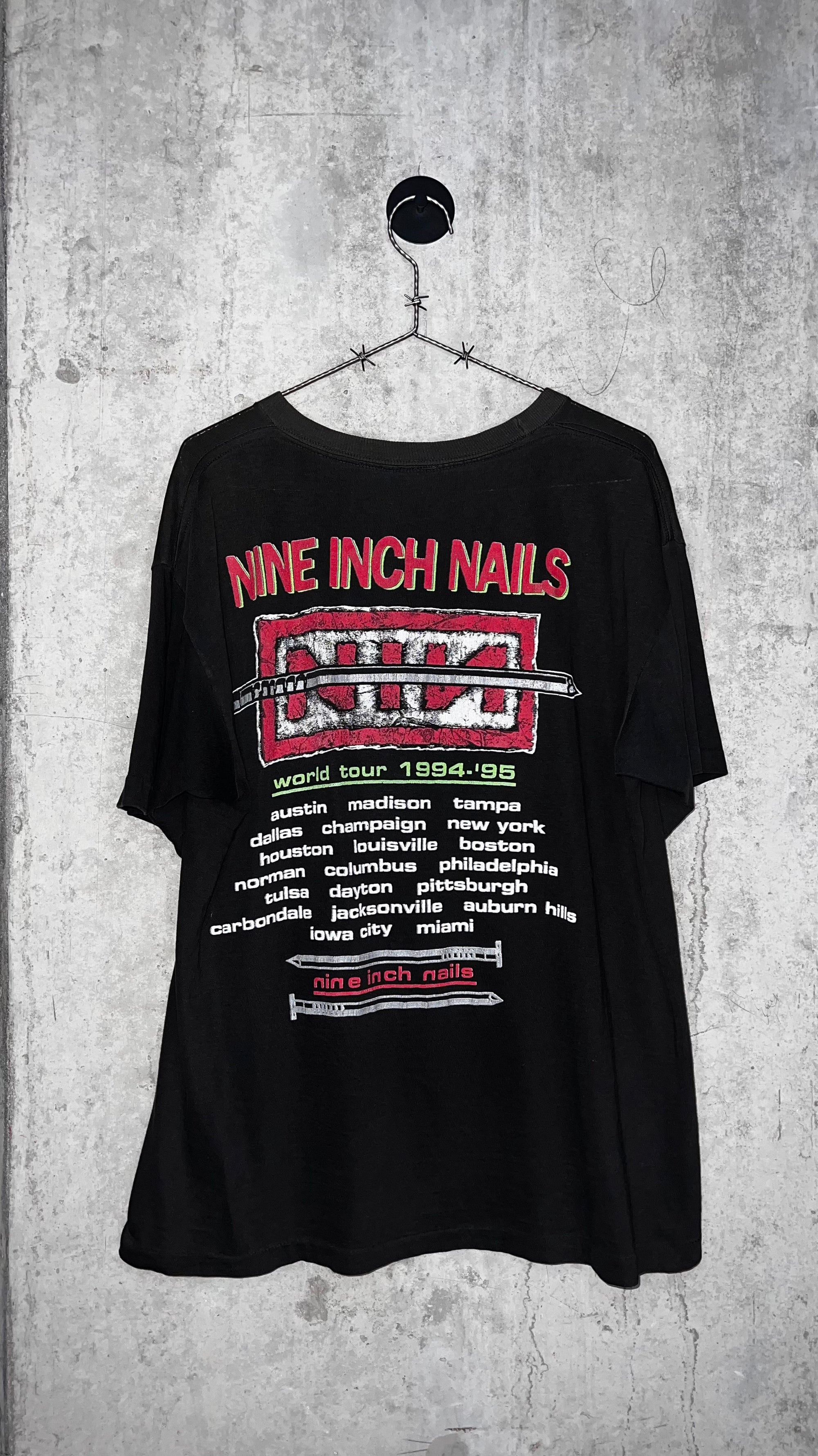 NINE INCH NAILS THE DOWNWARD SPIRAL WORLD TOUR 94’-95’ PARKING LOT TEE BOOTLEG