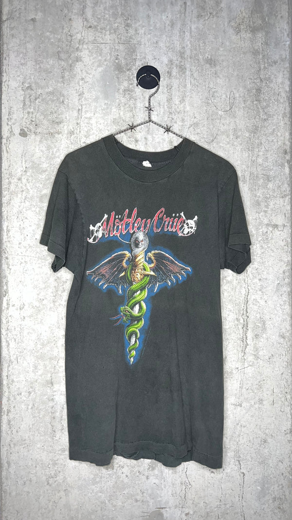 MÖTLEY CRÜE TEE | CRUE FANS ARE THE BEST FUCK THE REST