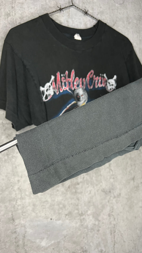 MÖTLEY CRÜE TEE | CRUE FANS ARE THE BEST FUCK THE REST