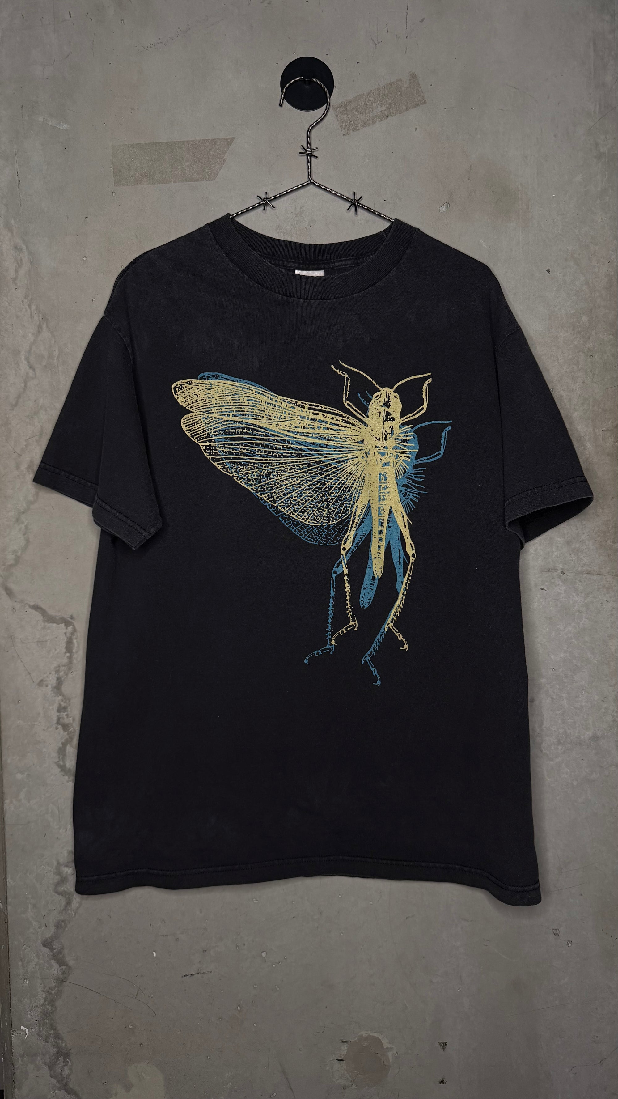 THE LOCUST BIG PRINT LOCUST TEE