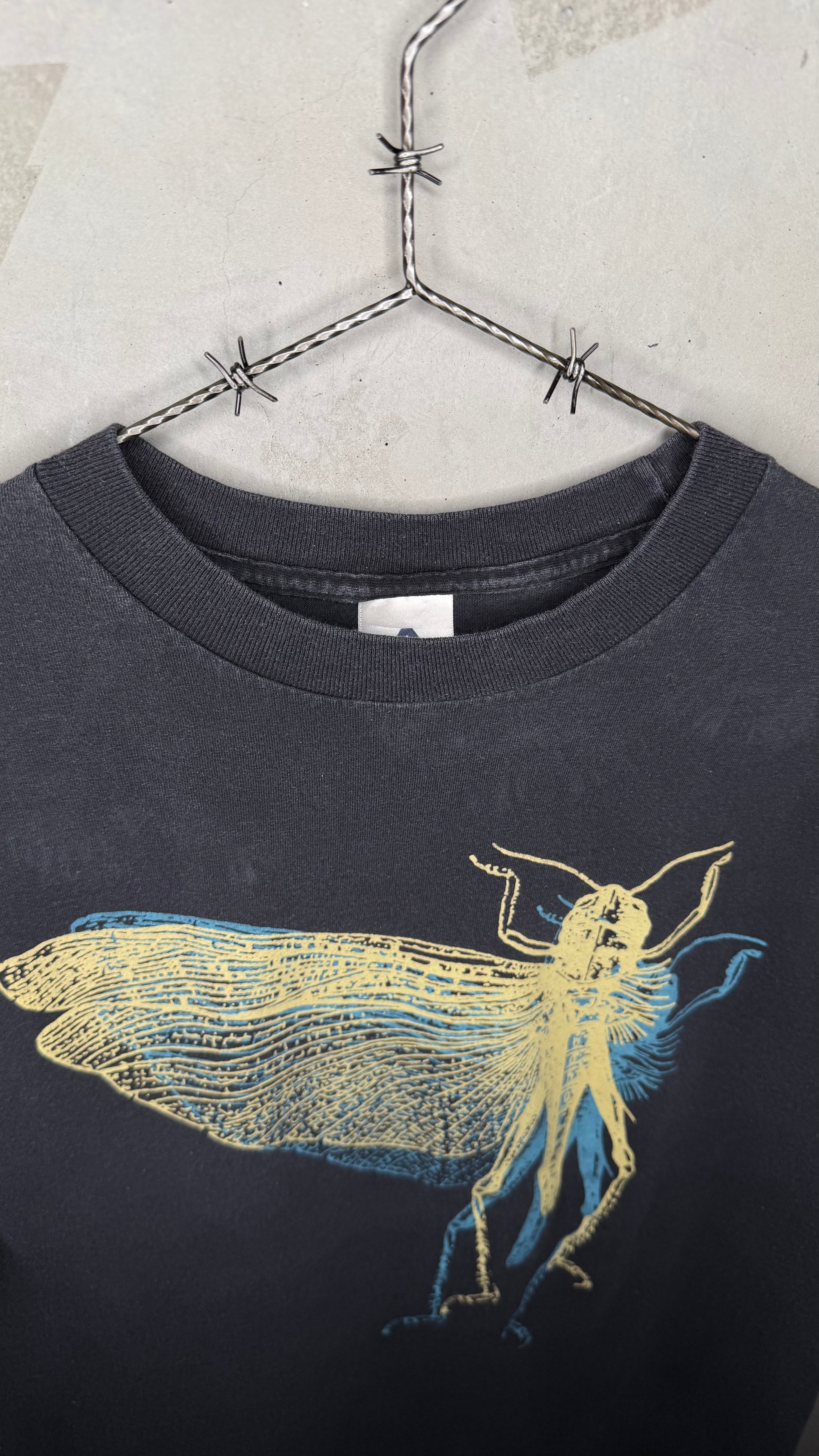 THE LOCUST BIG PRINT LOCUST TEE