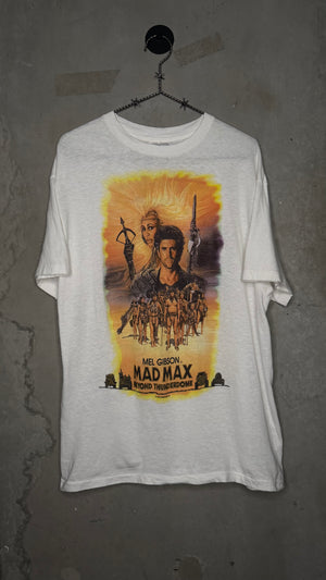 MADMAX BEYOND THUNDERDOME 85’ MOVIE TEE | MEL GIBSON & TINA TURNER