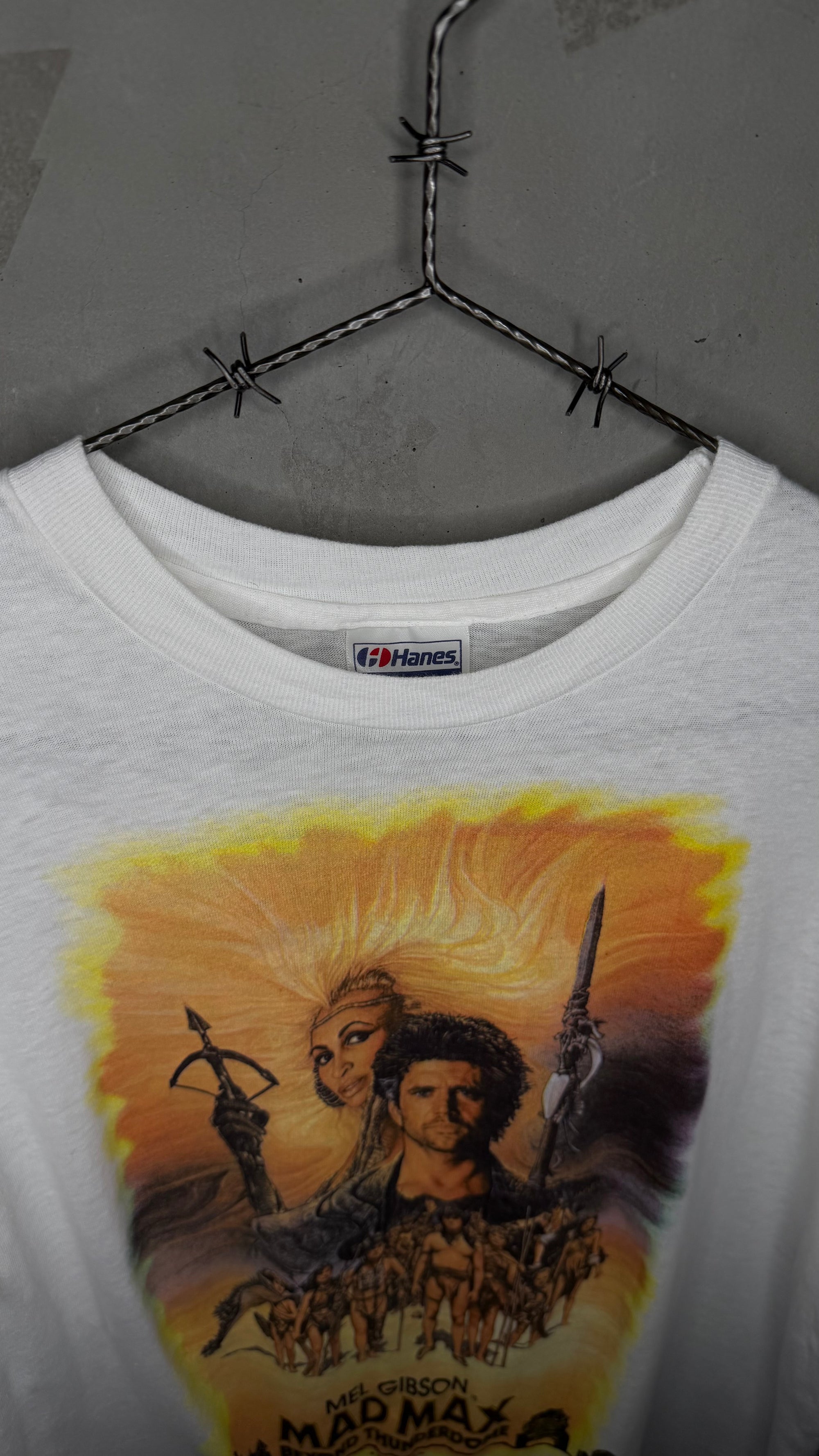 MADMAX BEYOND THUNDERDOME 85’ MOVIE TEE | MEL GIBSON & TINA TURNER