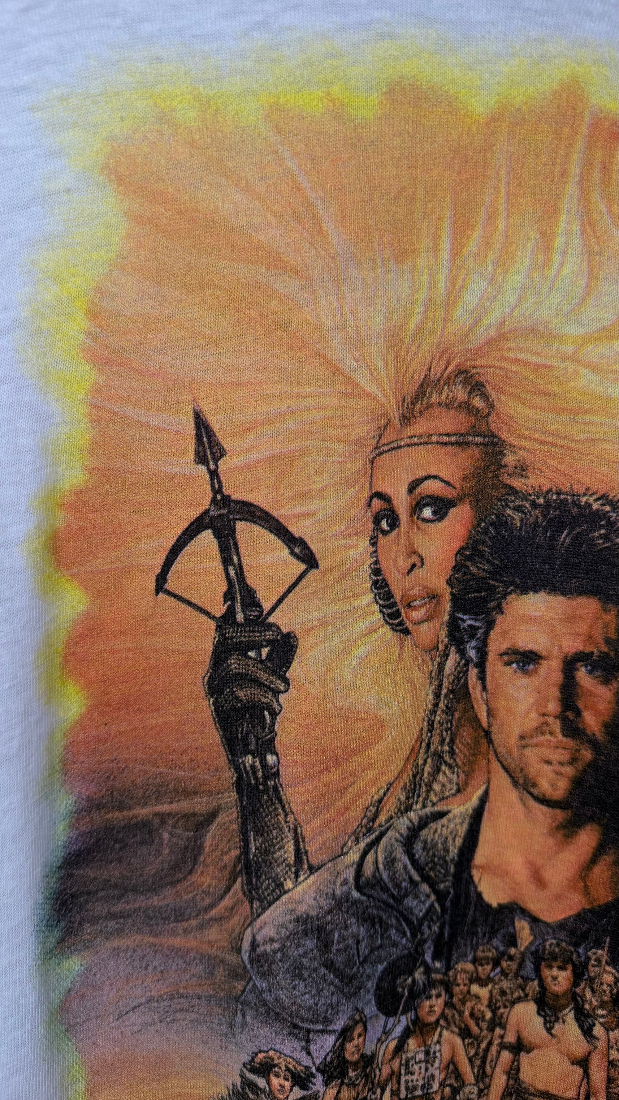 MADMAX BEYOND THUNDERDOME 85’ MOVIE TEE | MEL GIBSON & TINA TURNER