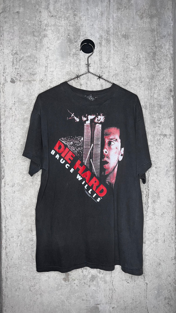 DIE HARD 1 TEE | FLAMING NAKATOMI PLAZA | RARE BRUCE WILLIS GRAIL