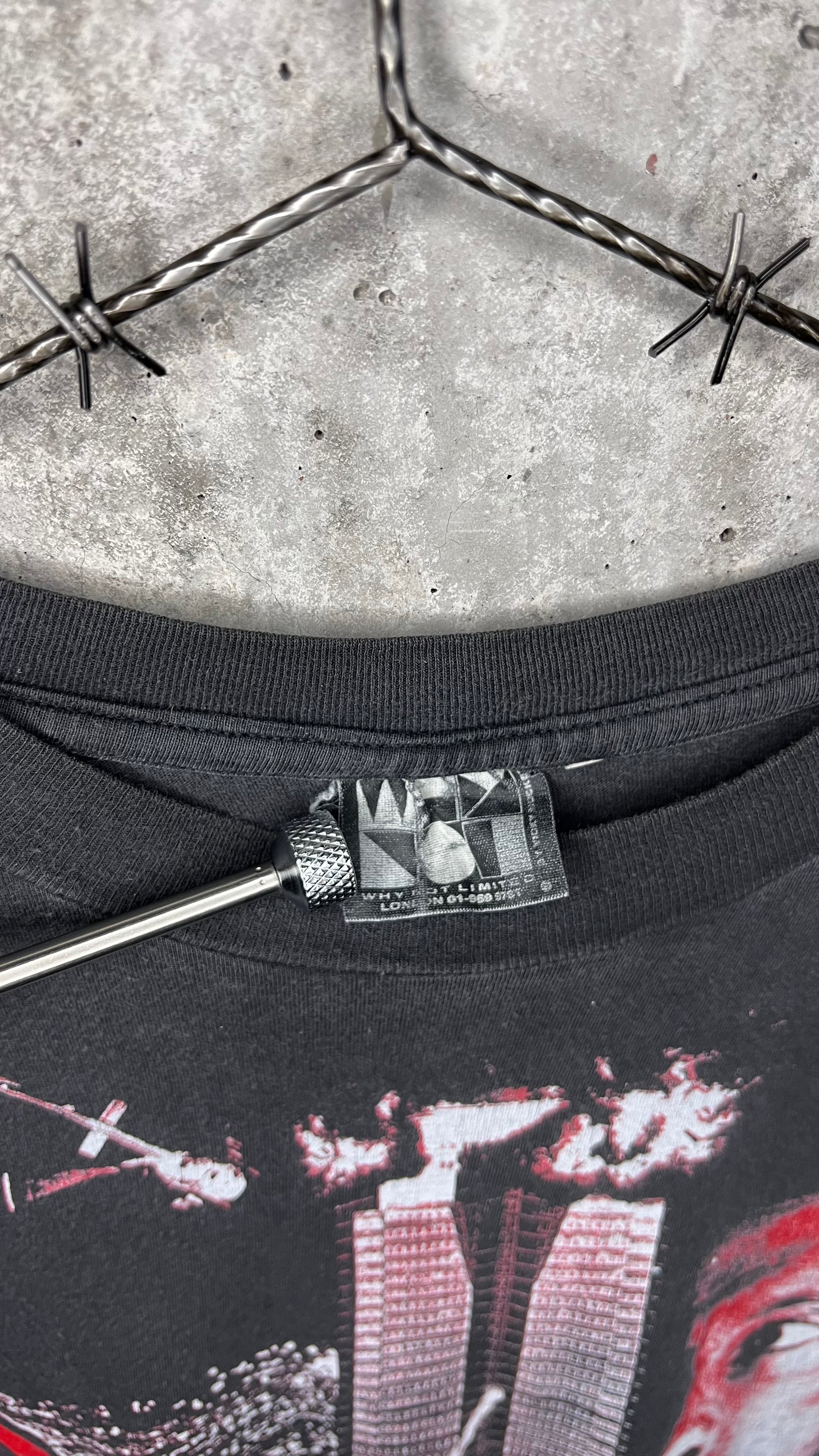 DIE HARD 1 TEE | FLAMING NAKATOMI PLAZA | RARE BRUCE WILLIS GRAIL