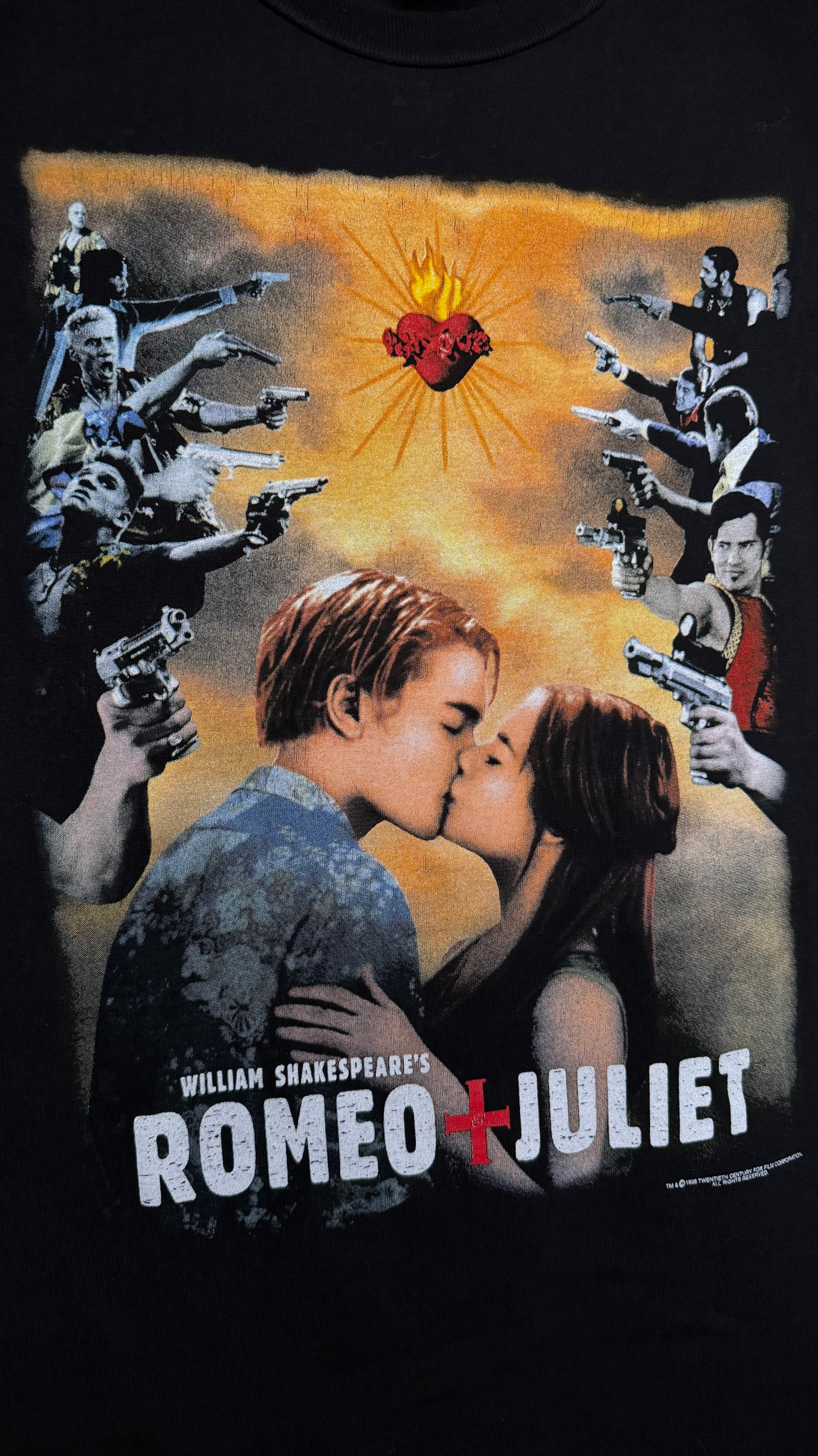 ROMEO + JULIET MOVIE PROMO TEE | LEONARDO DICAPRIO & CLAIRE DANES | JOHN LEGUIZAMO