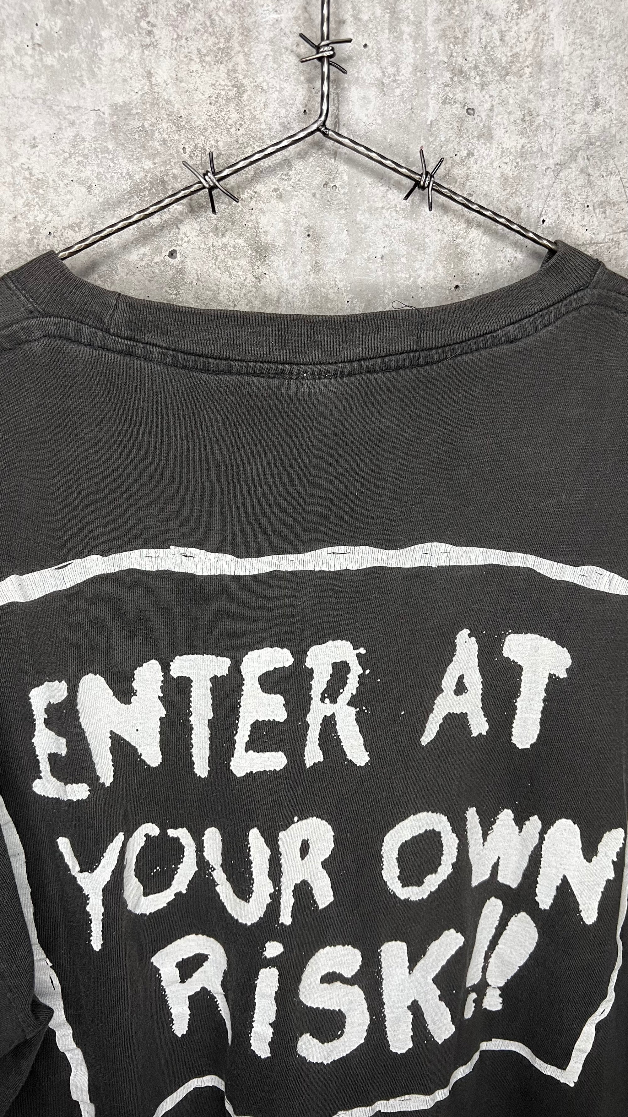 ROCKY HORROR LIP BITER MOSQUITOHEAD TEE | ENTER AT YOUR OWN RISK