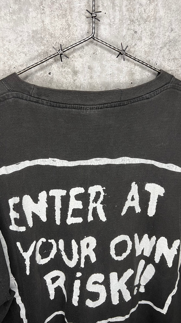 ROCKY HORROR LIP BITER MOSQUITOHEAD TEE | ENTER AT YOUR OWN RISK