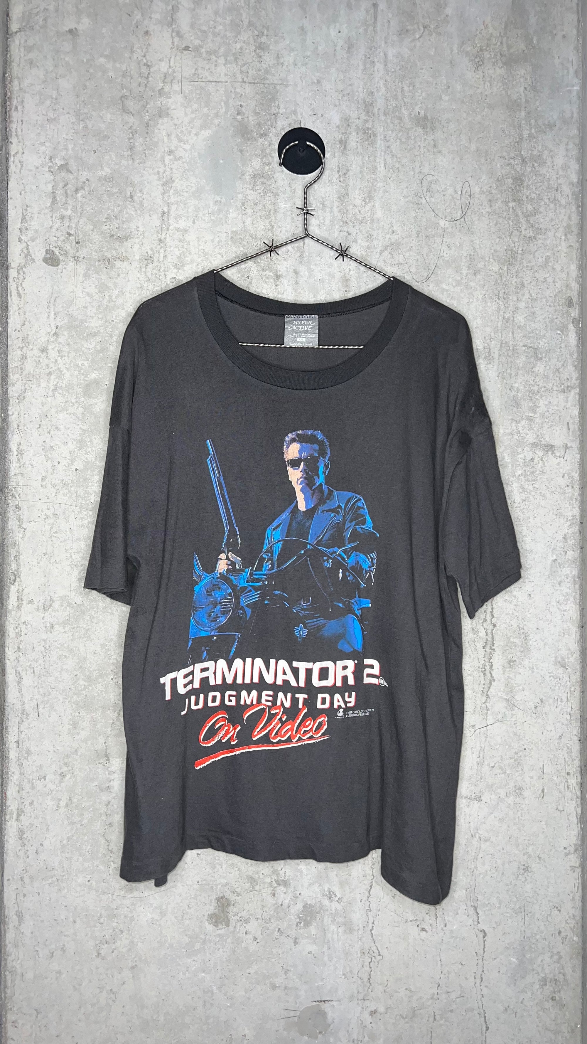 TERMINATOR 2 JUDGMENT DAY MOTORCYCLE TEE | RARE “ON VIDEO” FRONT HIT