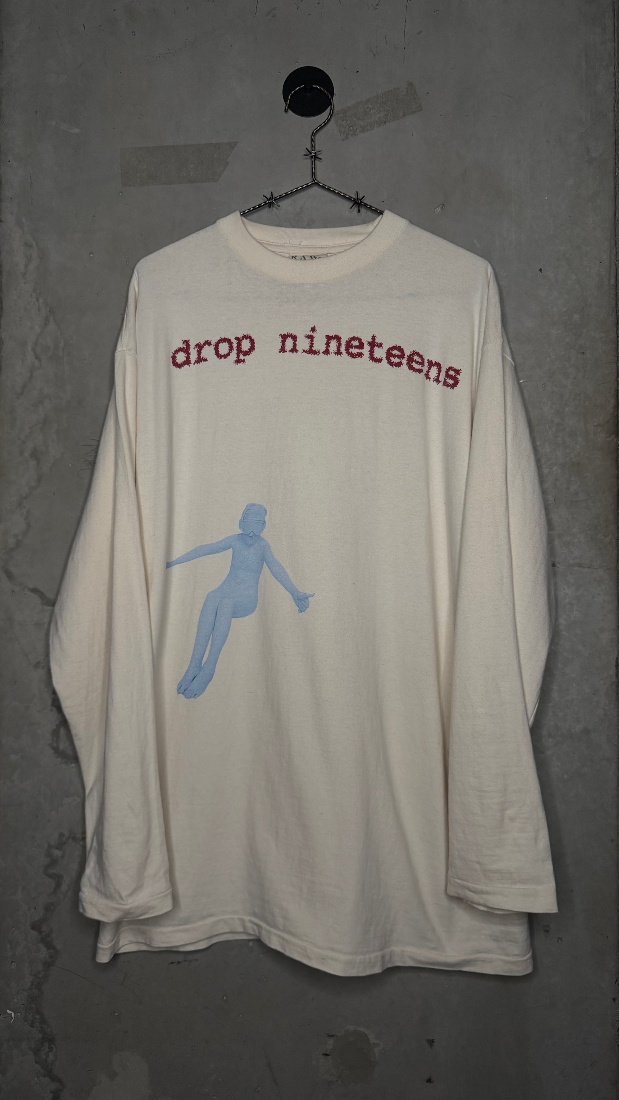 DROP NINETEENS NATIONAL COMA LONG SLEEVE TEE