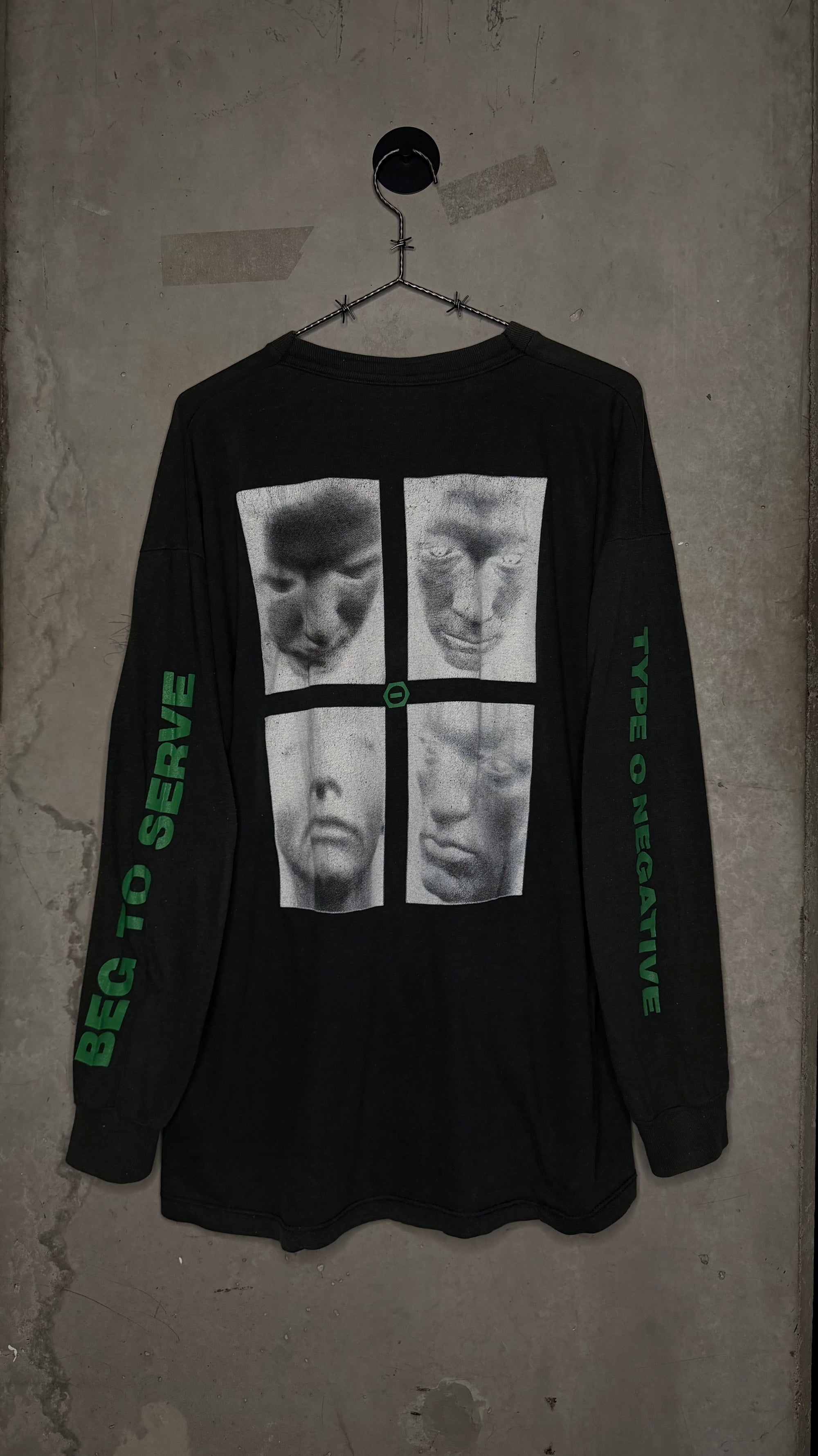 TYPE O NEGATIVE ‘BEG TO SERVE’ LONG SLEEVE | BLOODY KISSES ERA