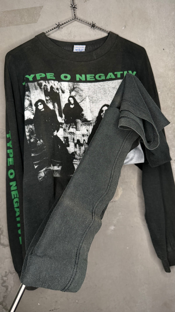 TYPE O NEGATIVE ‘BEG TO SERVE’ LONG SLEEVE | BLOODY KISSES ERA