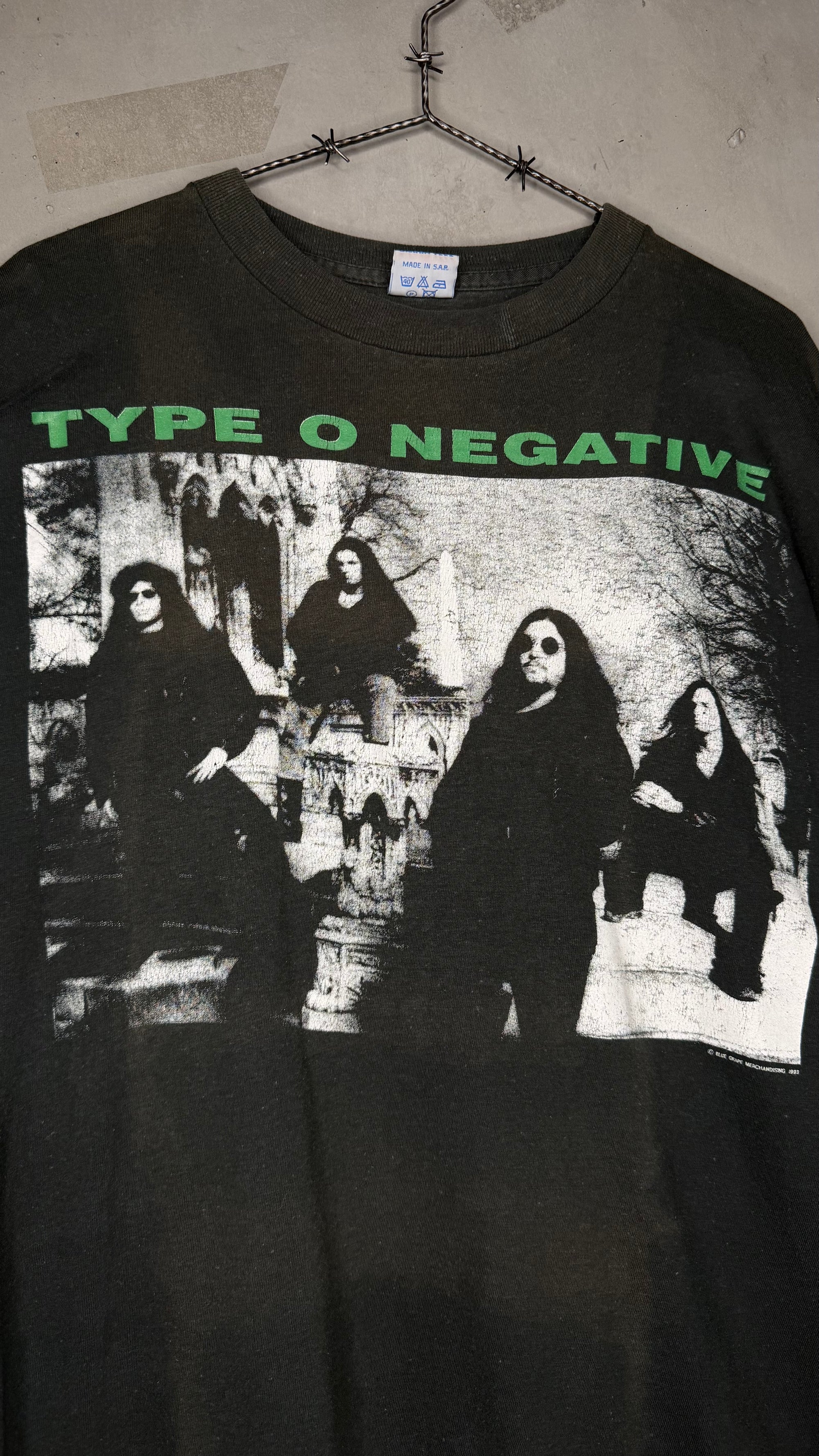 TYPE O NEGATIVE ‘BEG TO SERVE’ LONG SLEEVE | BLOODY KISSES ERA