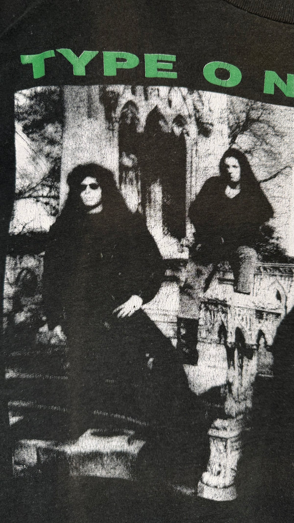 TYPE O NEGATIVE ‘BEG TO SERVE’ LONG SLEEVE | BLOODY KISSES ERA