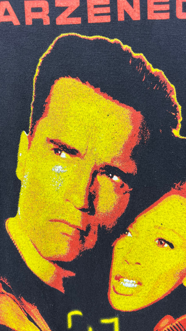 ERASER RARE GERMAN MOVIE PROMO TEE | ARNOLD SCHWARZENEGGER