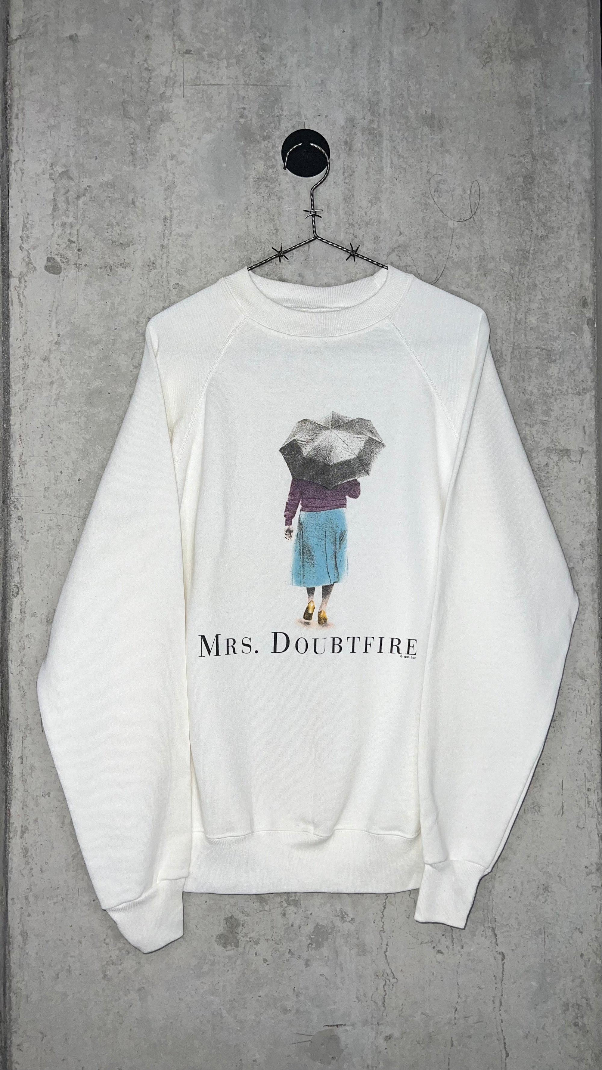 MRS. DOUBTFIRE WHITE CREWNECK | DEADSTOCK | ROBBIN WILLIAMS