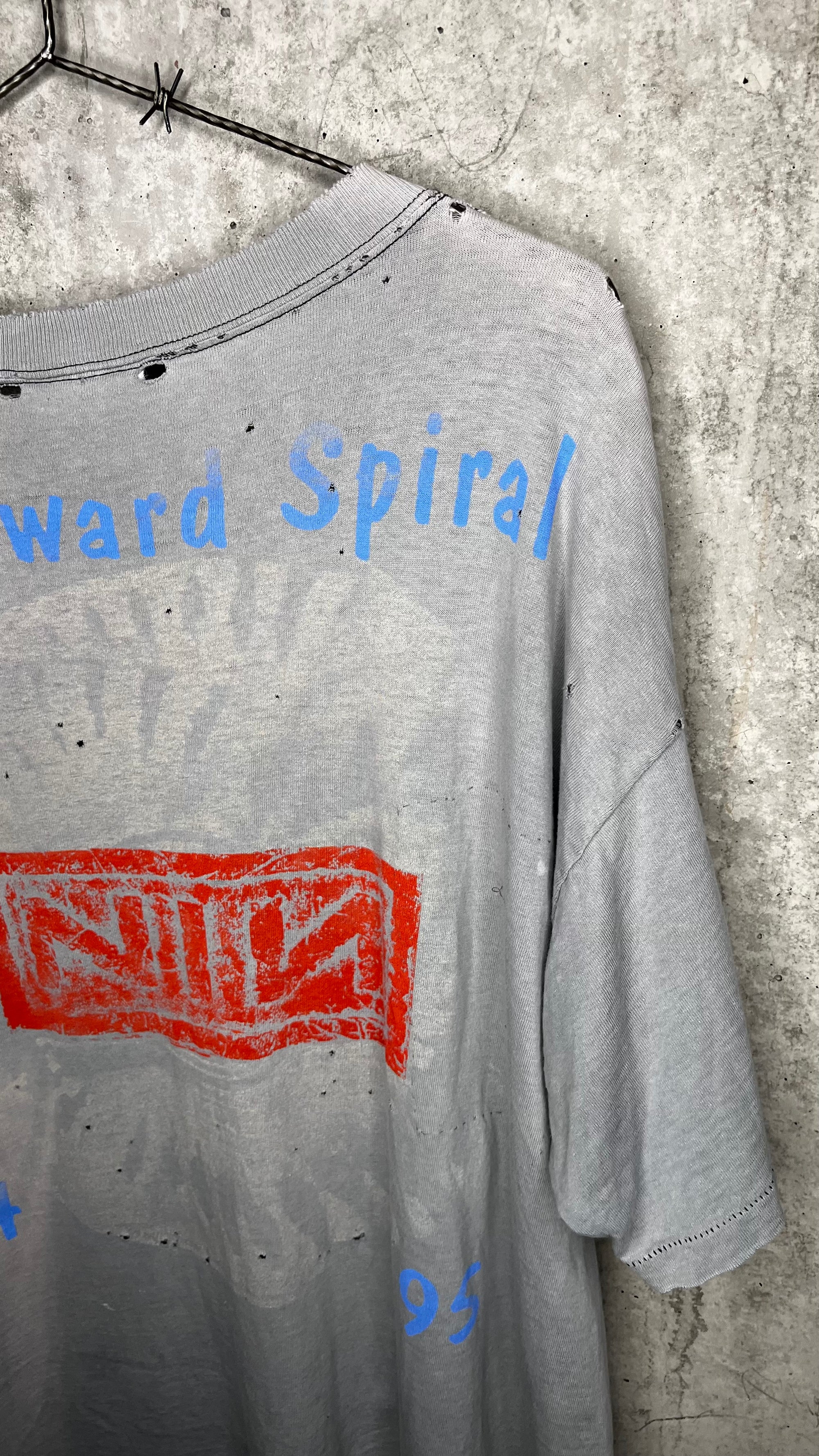NINE INCH NAILS THE DOWNWARD SPIRAL WORLD TOUR 94’-95’ PARKING LOT TEE | RARE SPIRAL BACK HIT VARIANT | THRASHED FADER