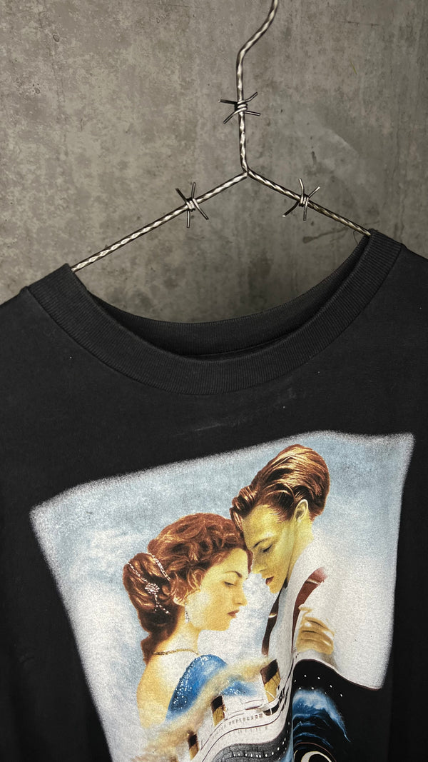 TITANIC MOVIE POSTER PROMO TEE | LEONARDO DICAPRIO & KATE WINSLET