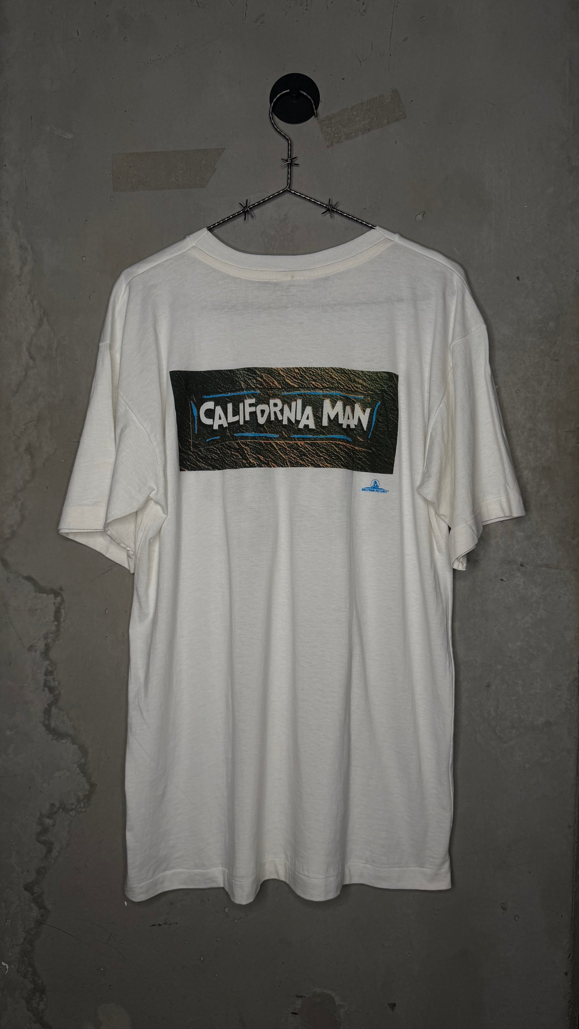 ENCINO MAN MOVIE PROMO TEE | CALIFORNIA MAN EURO VARIANT | BRENDAN FRASER ∙ SEAN ASTIN ∙ PAULY SHORE ∙ GRAIL