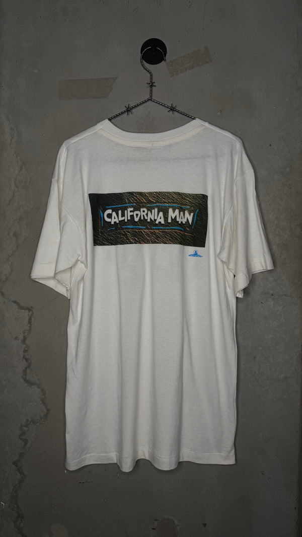ENCINO MAN MOVIE PROMO TEE | CALIFORNIA MAN EURO VARIANT | BRENDAN FRASER ∙ SEAN ASTIN ∙ PAULY SHORE ∙ GRAIL