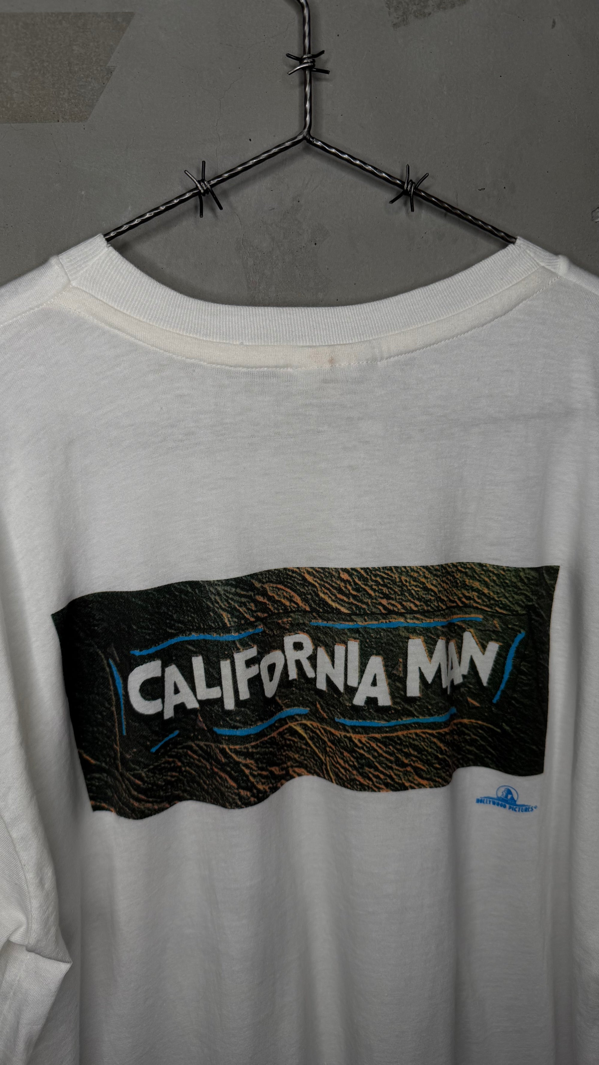 ENCINO MAN MOVIE PROMO TEE | CALIFORNIA MAN EURO VARIANT | BRENDAN FRASER ∙ SEAN ASTIN ∙ PAULY SHORE ∙ GRAIL