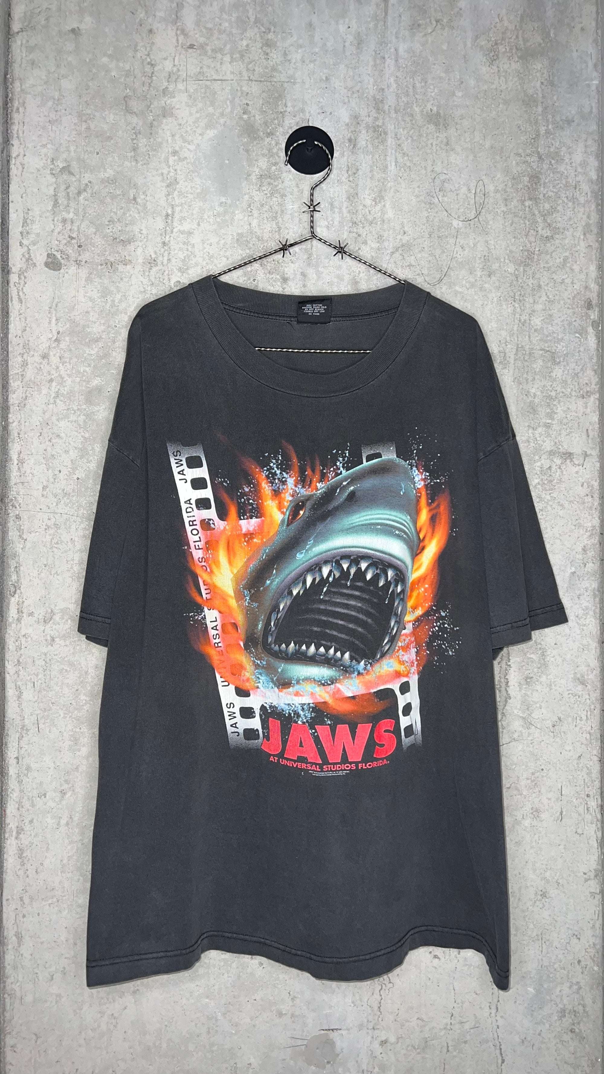 JAWS BREAKTHROUGH TEE | UNIVERSAL STUDIOS