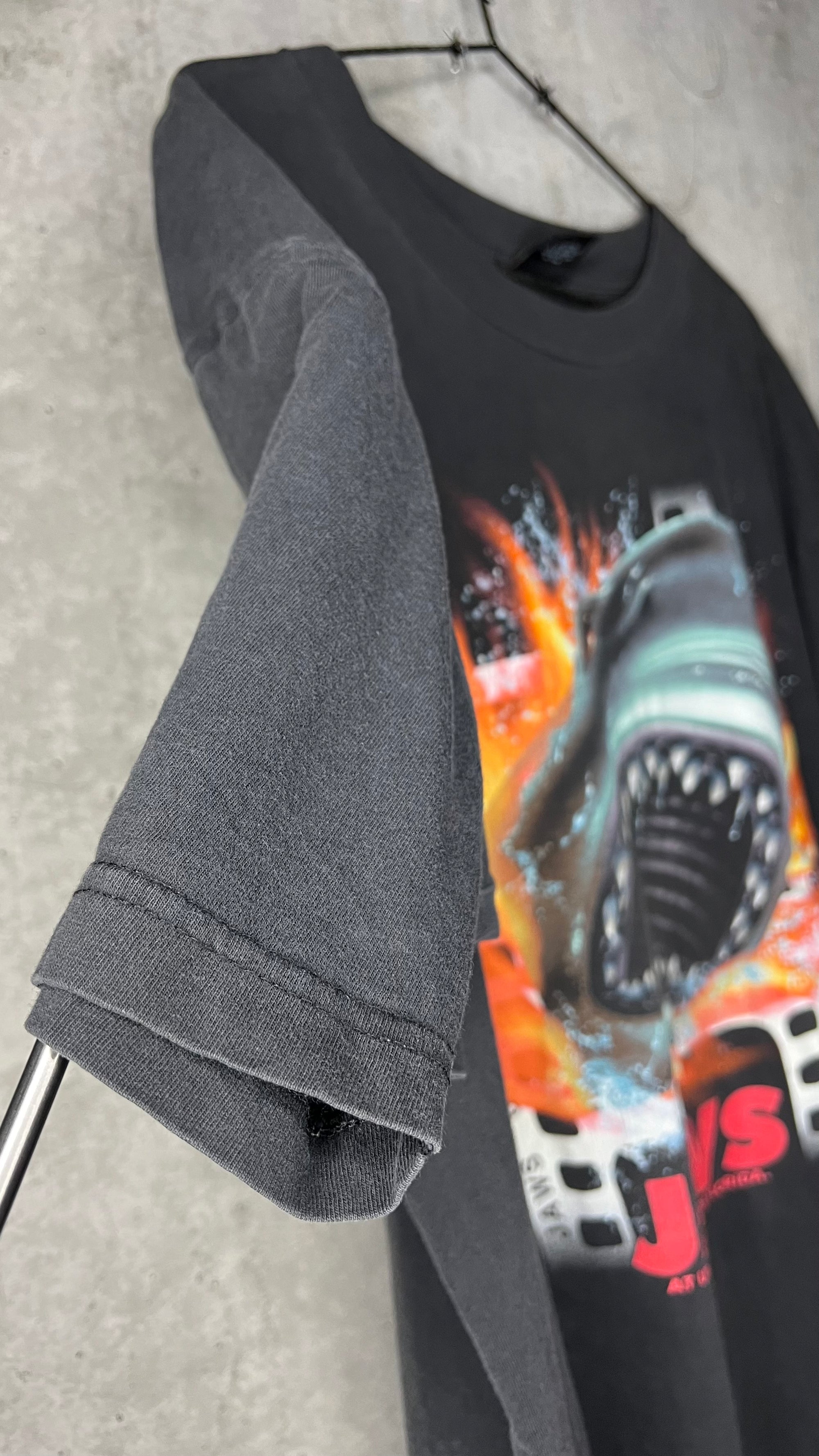 JAWS BREAKTHROUGH TEE | UNIVERSAL STUDIOS