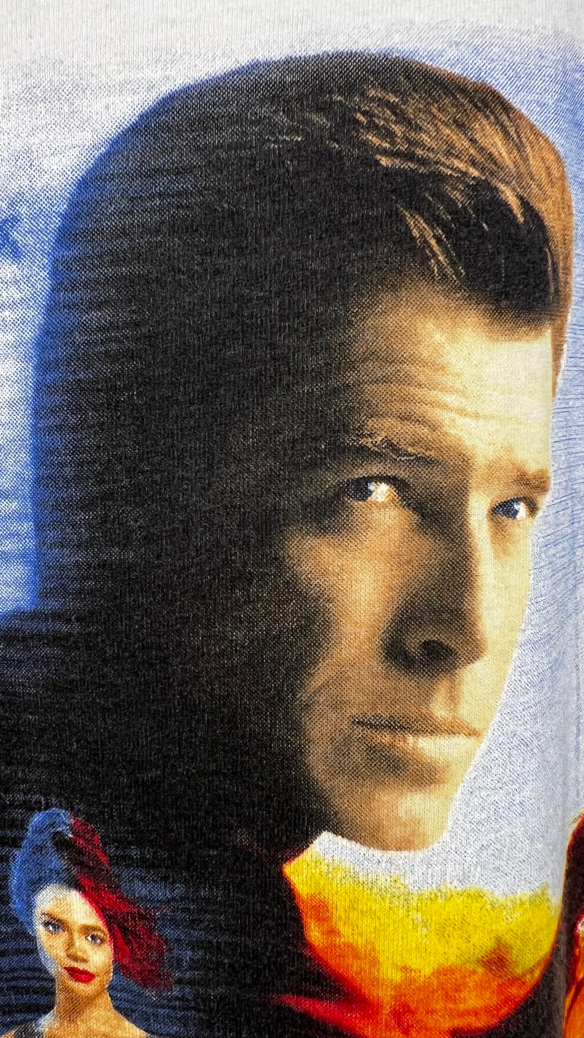 THE WORLD IS NOT ENOUGH MOVIE TEE | JAMES BOND | PIERCE BROSNAN