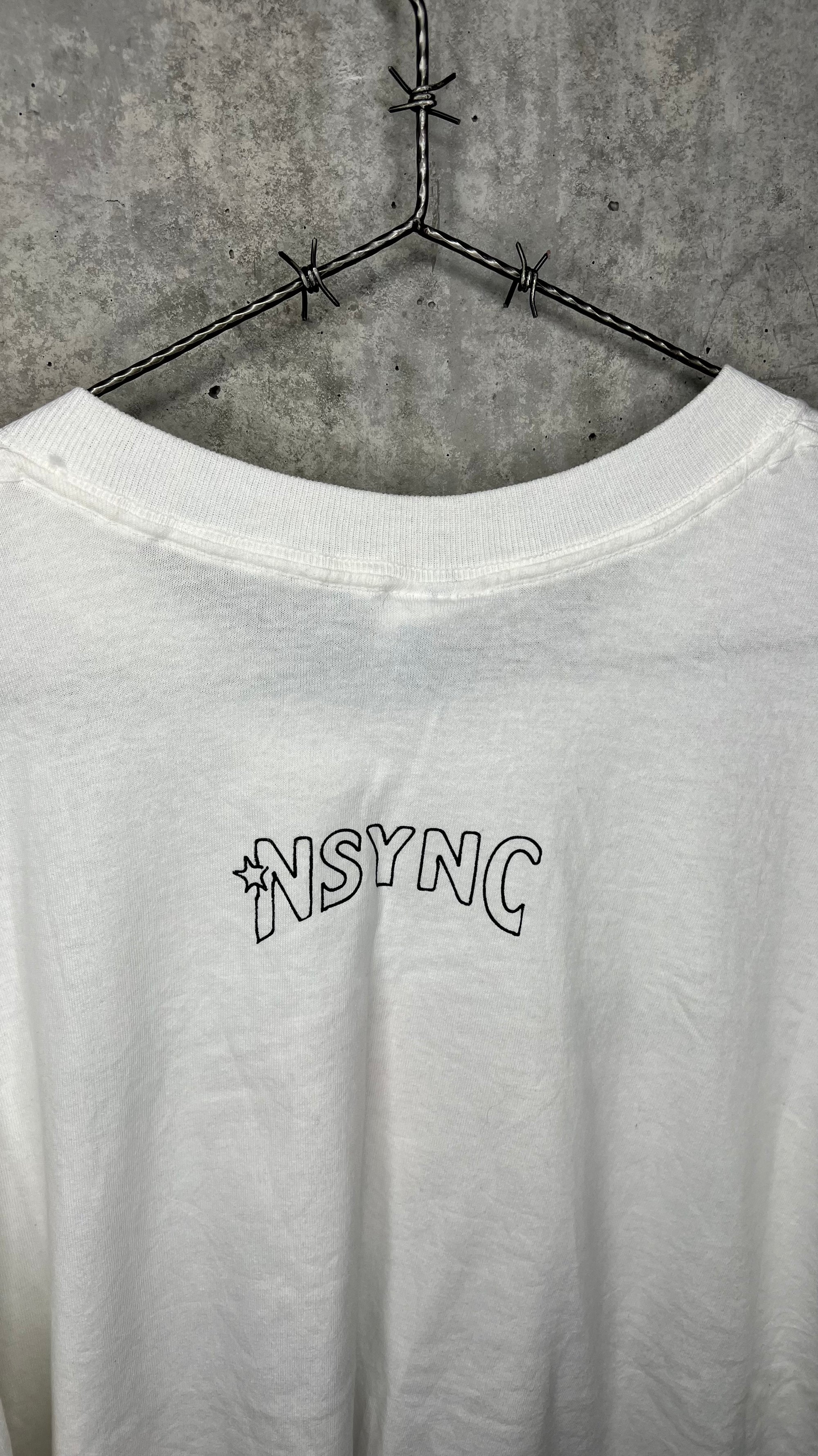 *NSYNC CELEBRITY WHITE TEE (SIGNED BY JUSTIN TIMBERLAKE)