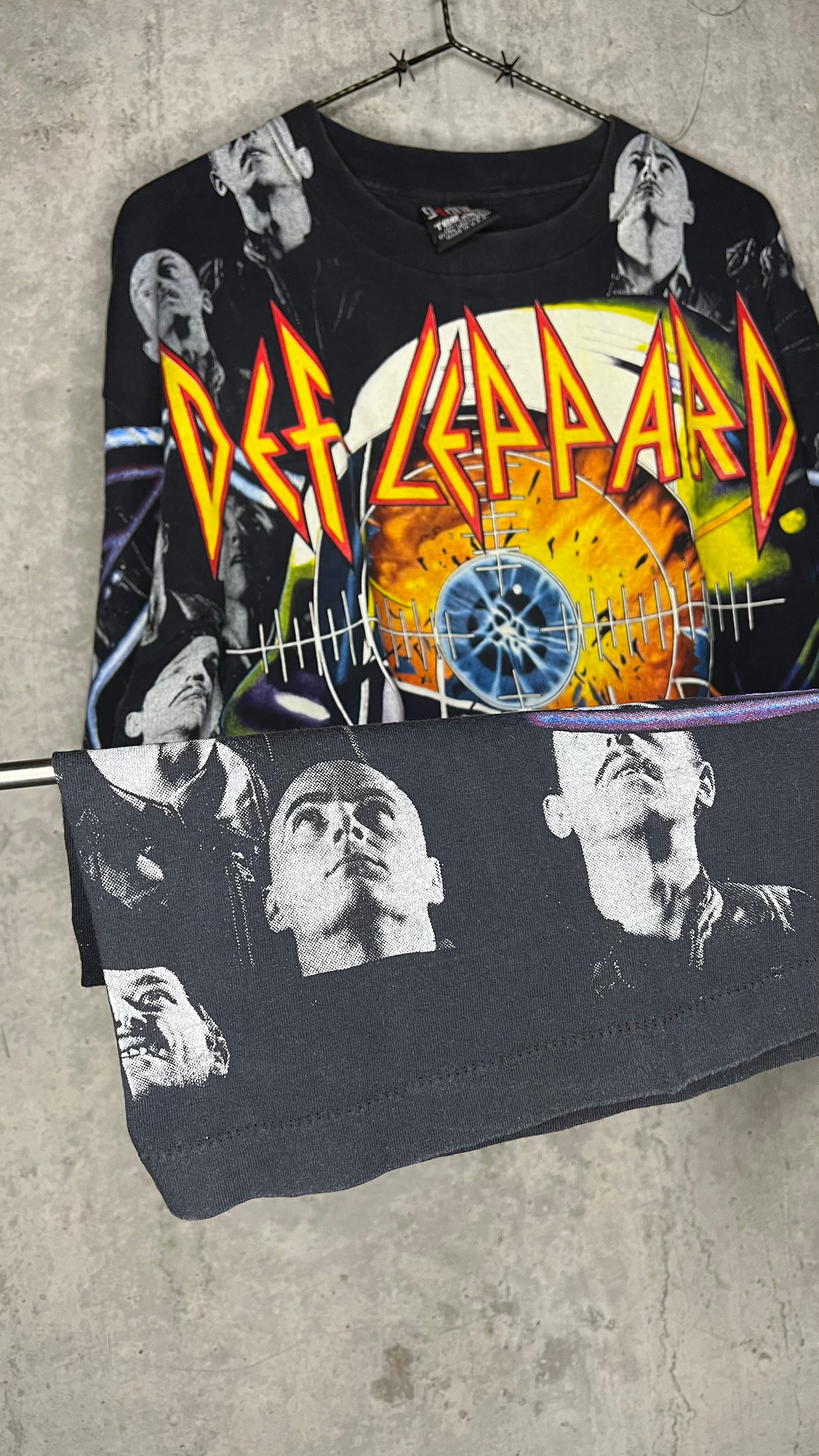 DEF LEPPARD AOP GRAIL